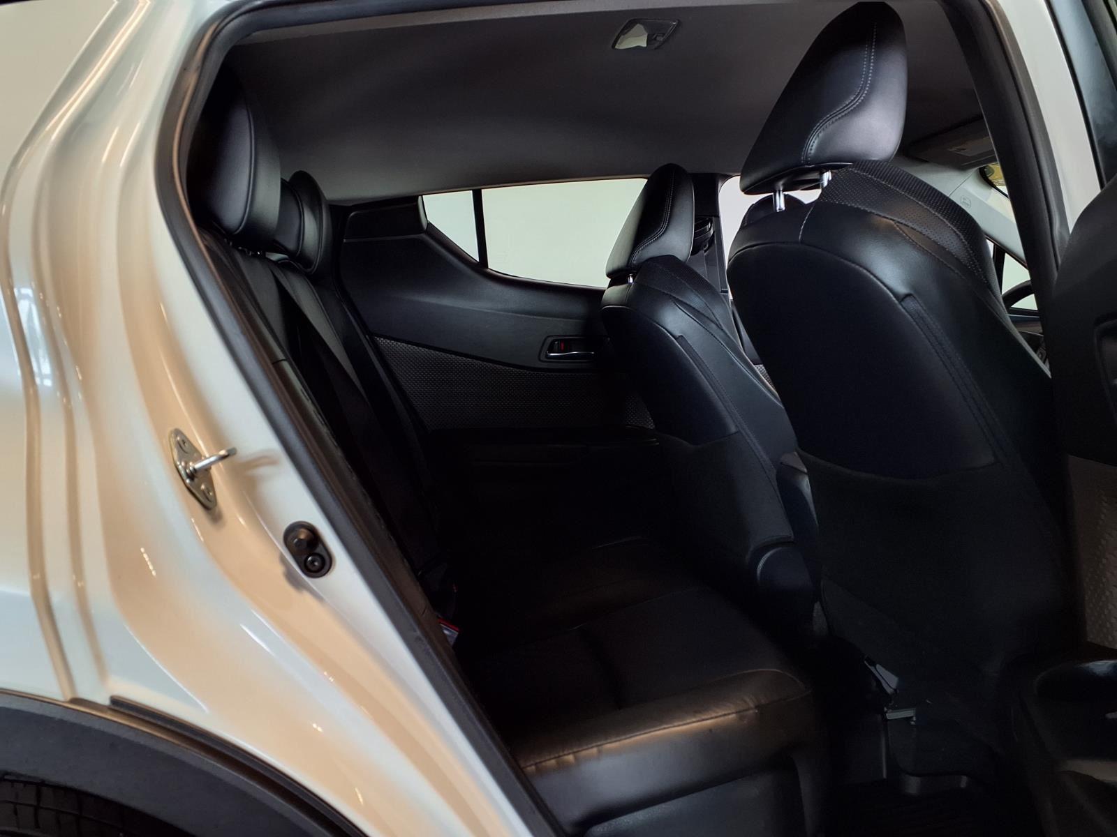 2020 Toyota C-HR Limited - Blizzard Pearl exterior view 8