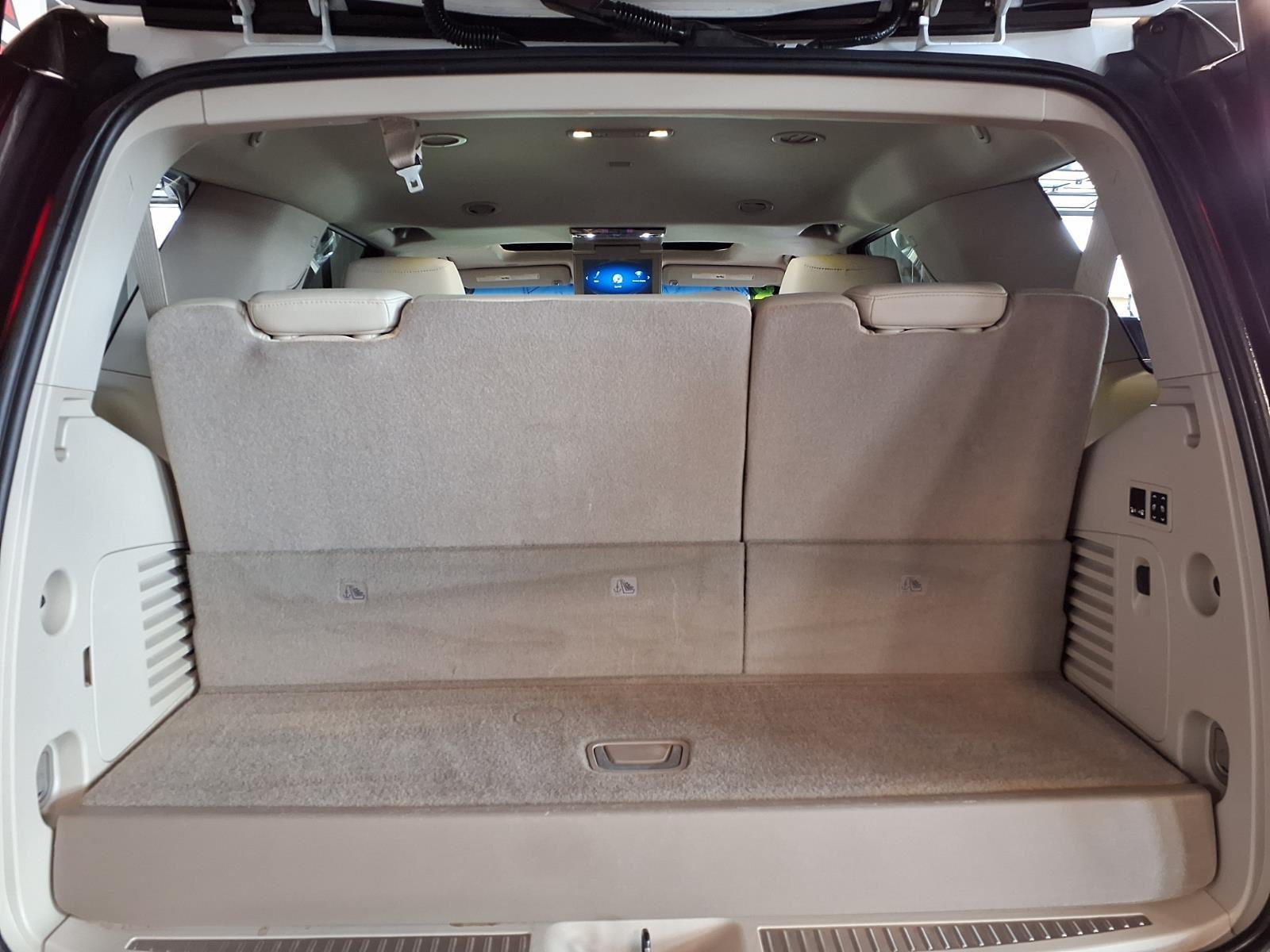 2018 Cadillac Escalade Premium Luxury - Crystal White Tricoat exterior view 6