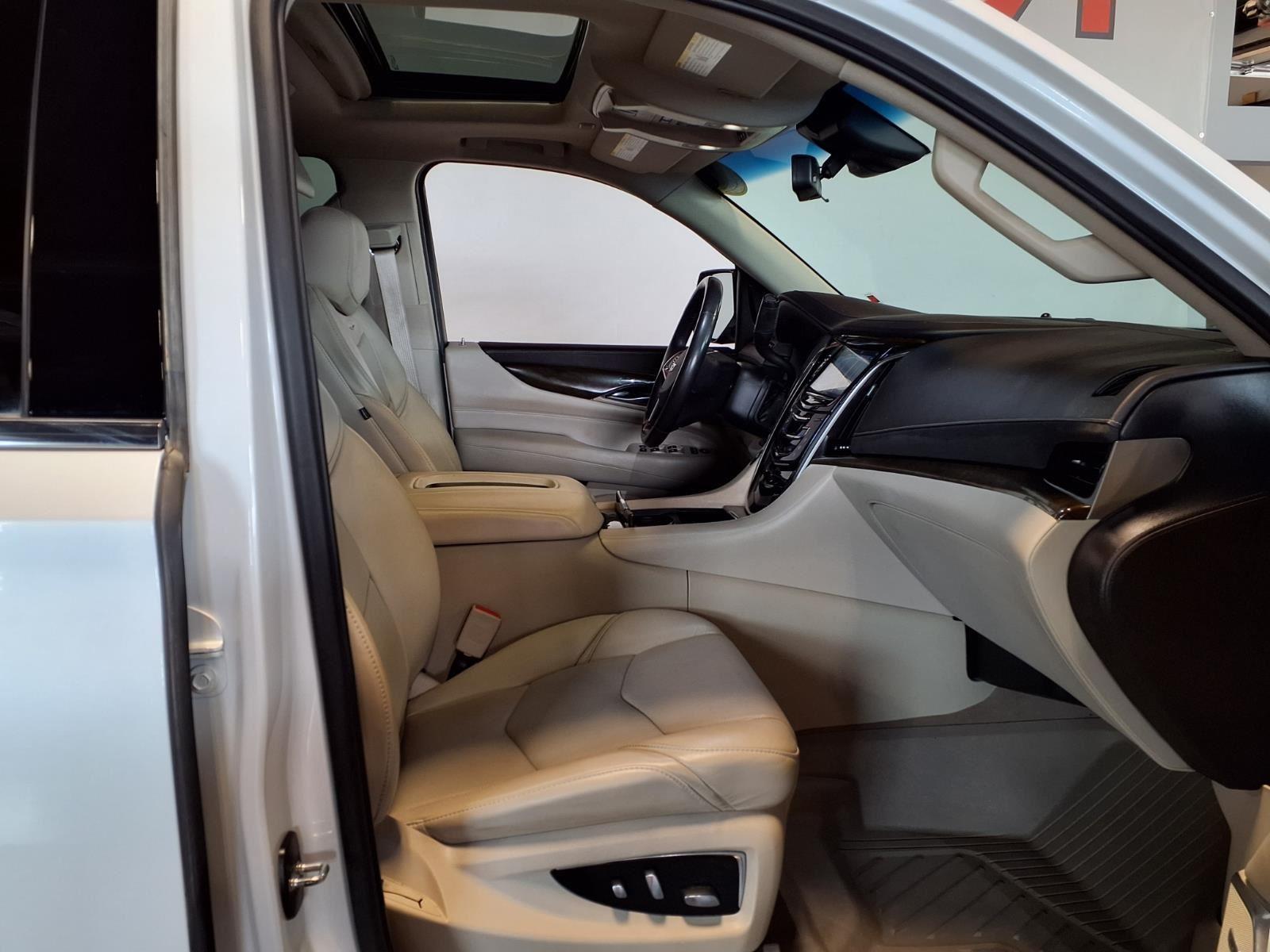 2018 Cadillac Escalade Premium Luxury - Crystal White Tricoat exterior view 13