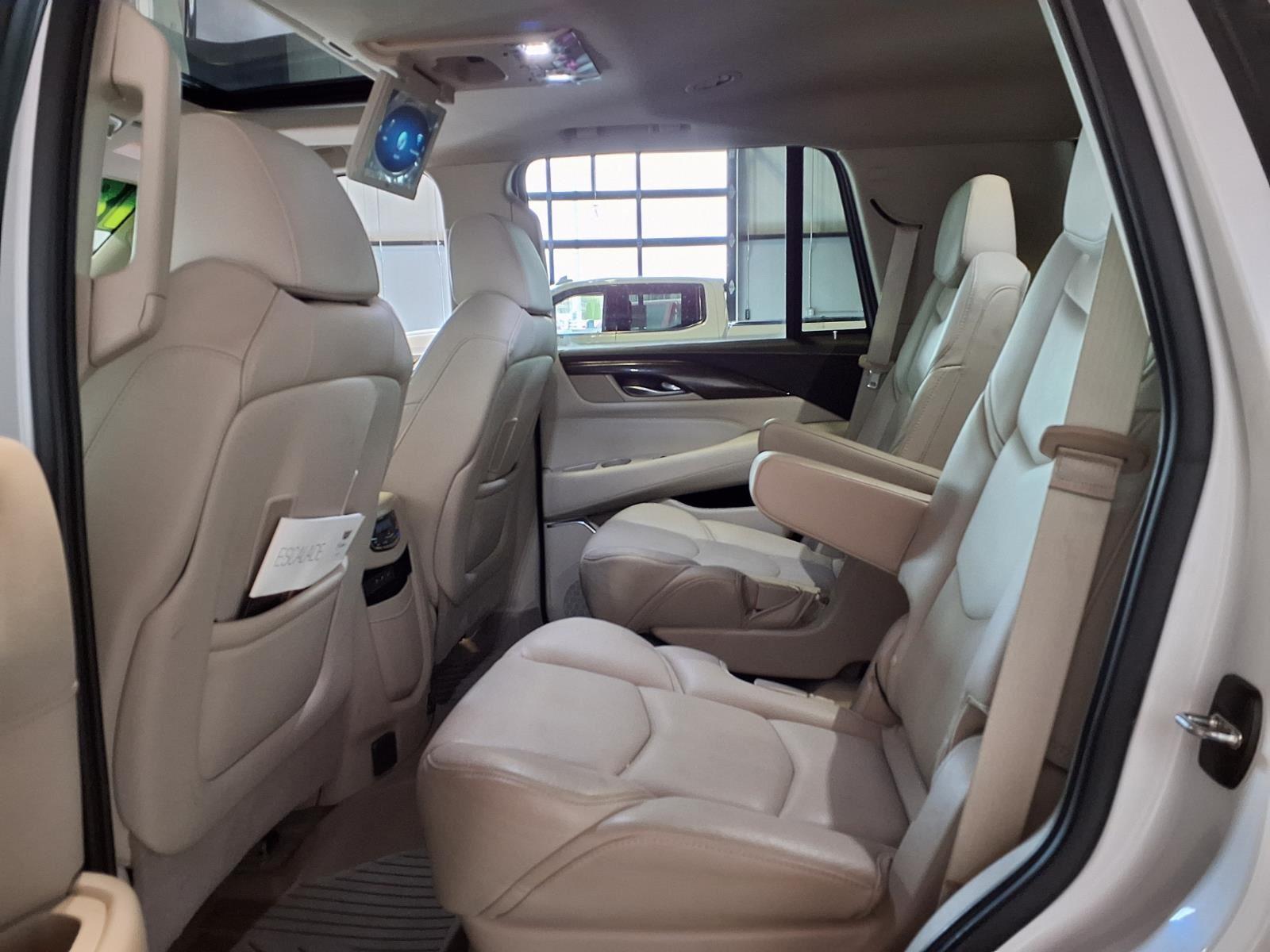 2018 Cadillac Escalade Premium Luxury - Crystal White Tricoat exterior view 16