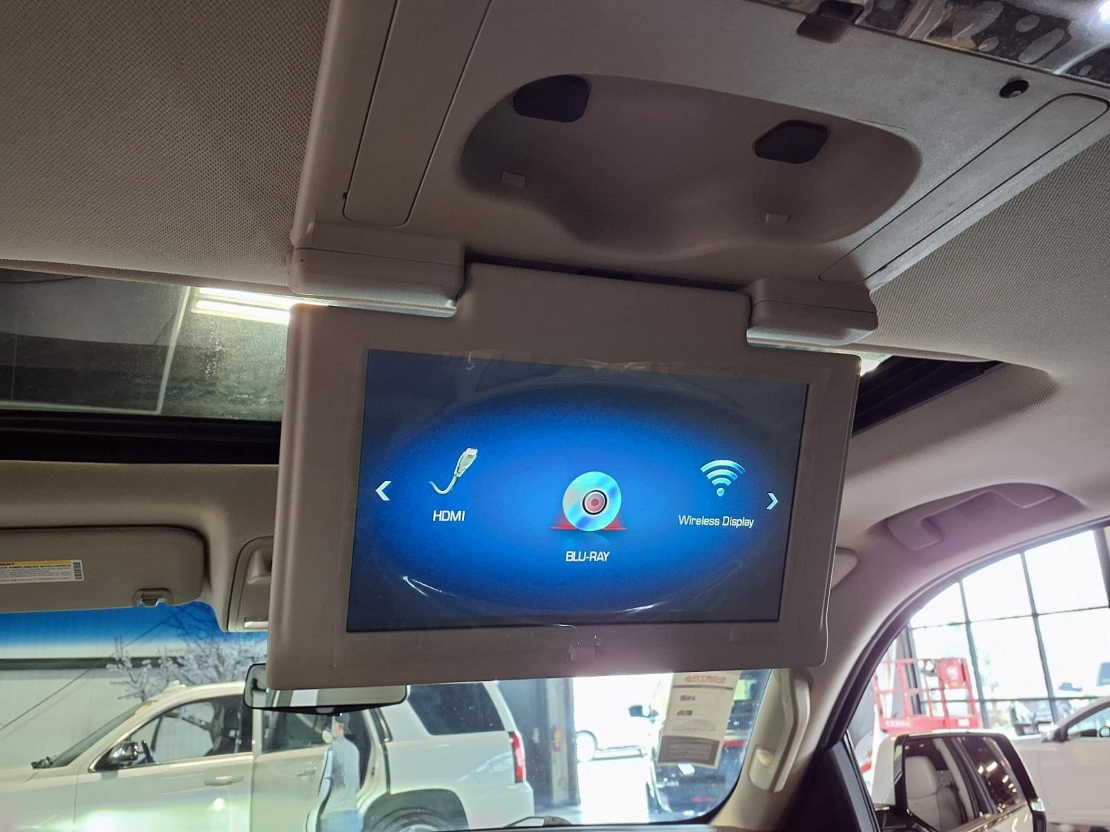 2018 Cadillac Escalade Premium Luxury - Crystal White Tricoat exterior view 18