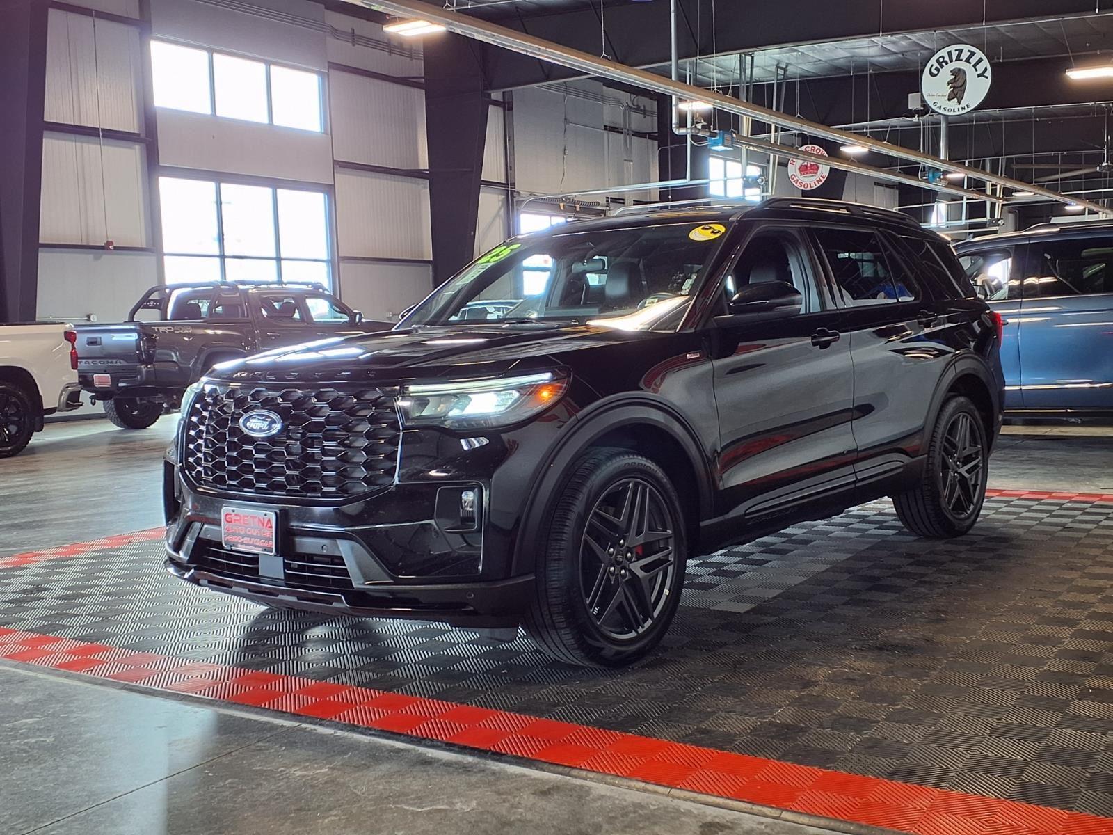 2025 FORD EXPLORER - BLACK exterior view 3