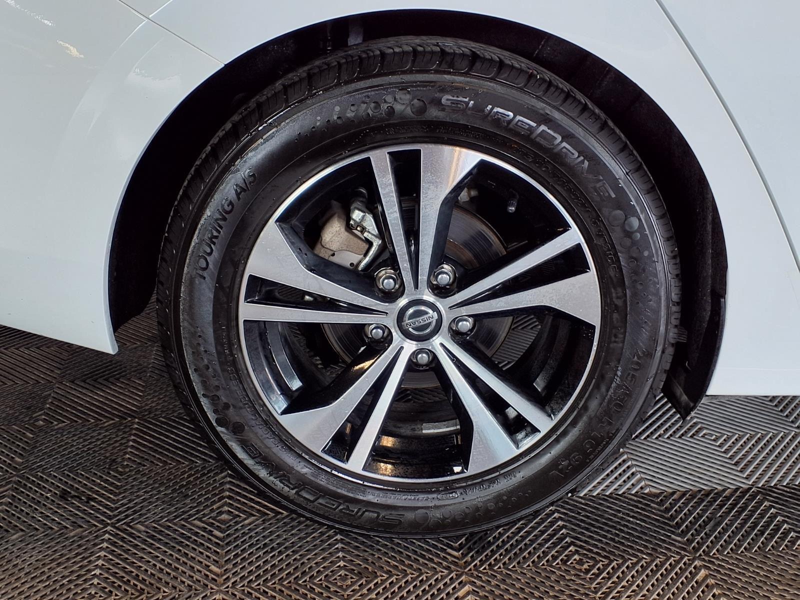 2023 Nissan Sentra SV - Fresh Powder exterior view 7