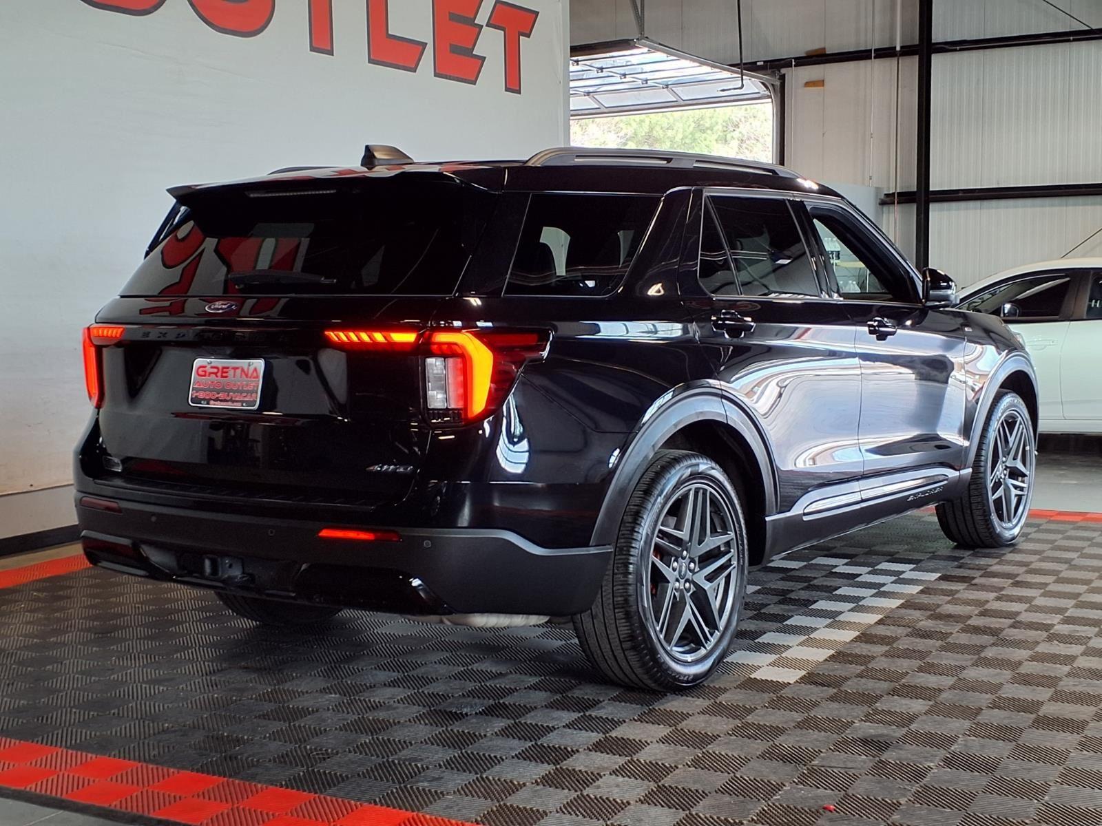 2025 FORD EXPLORER - BLACK exterior view 8