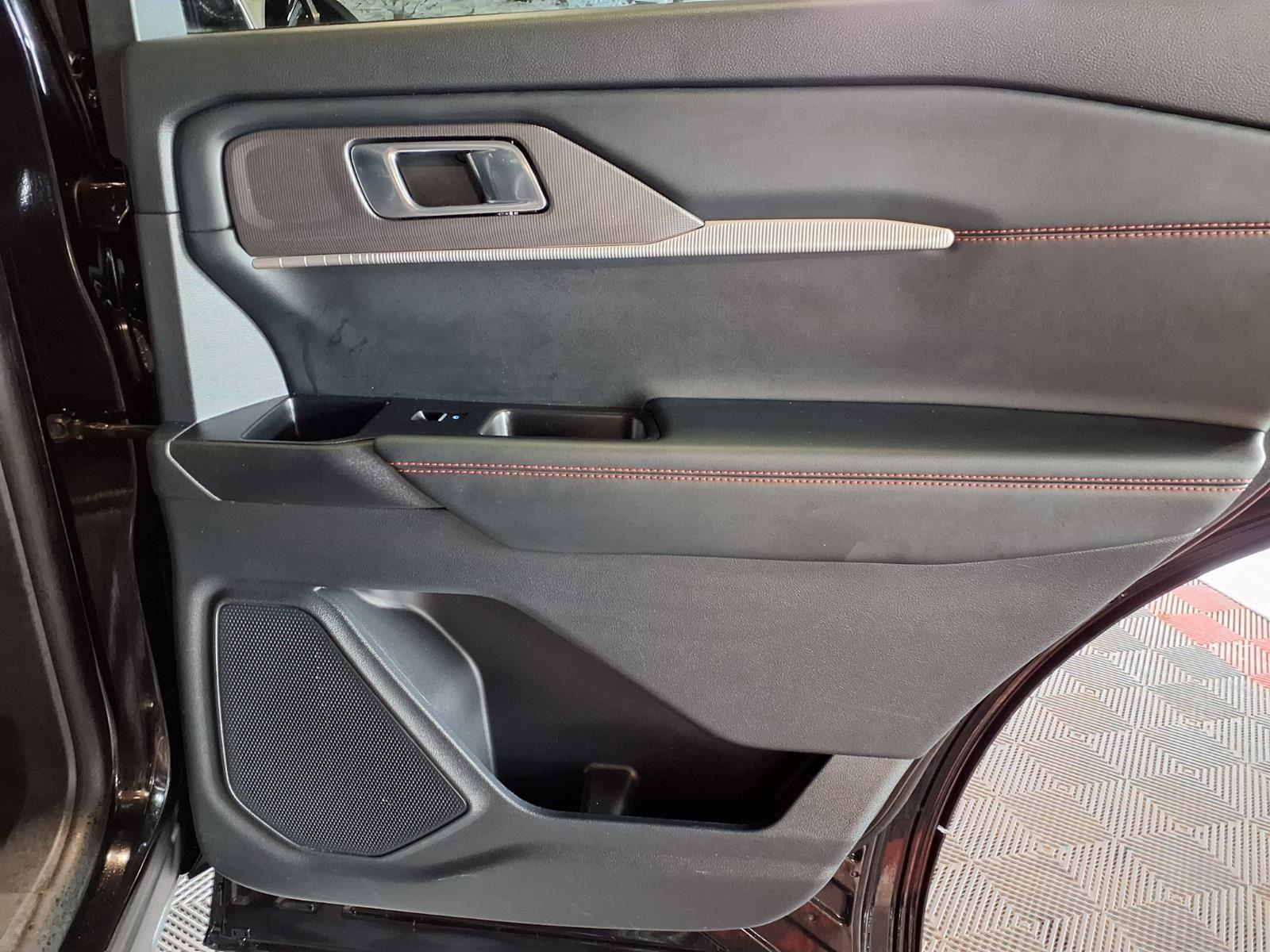2025 FORD EXPLORER - BLACK exterior view 12
