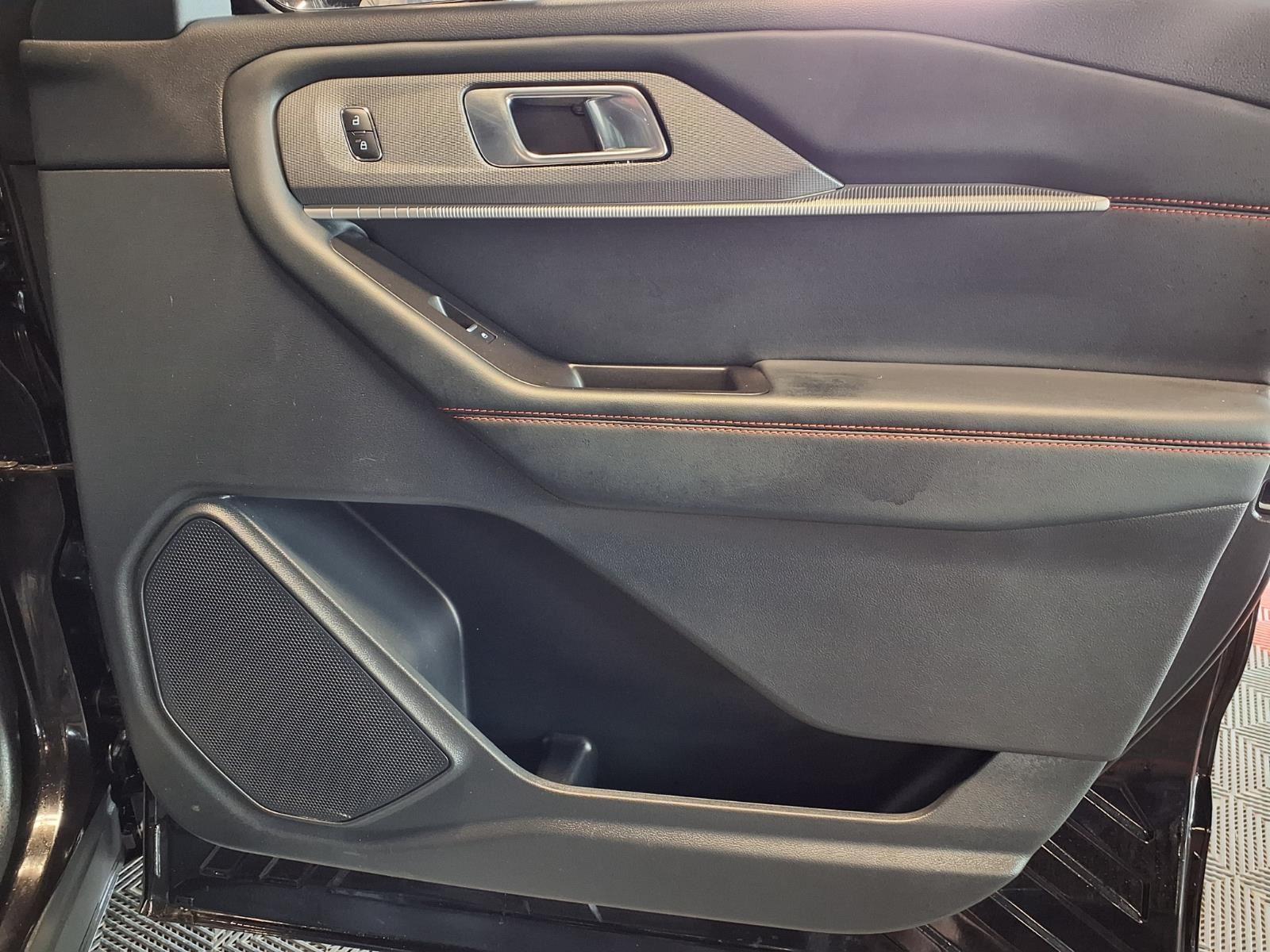 2025 FORD EXPLORER - BLACK exterior view 14