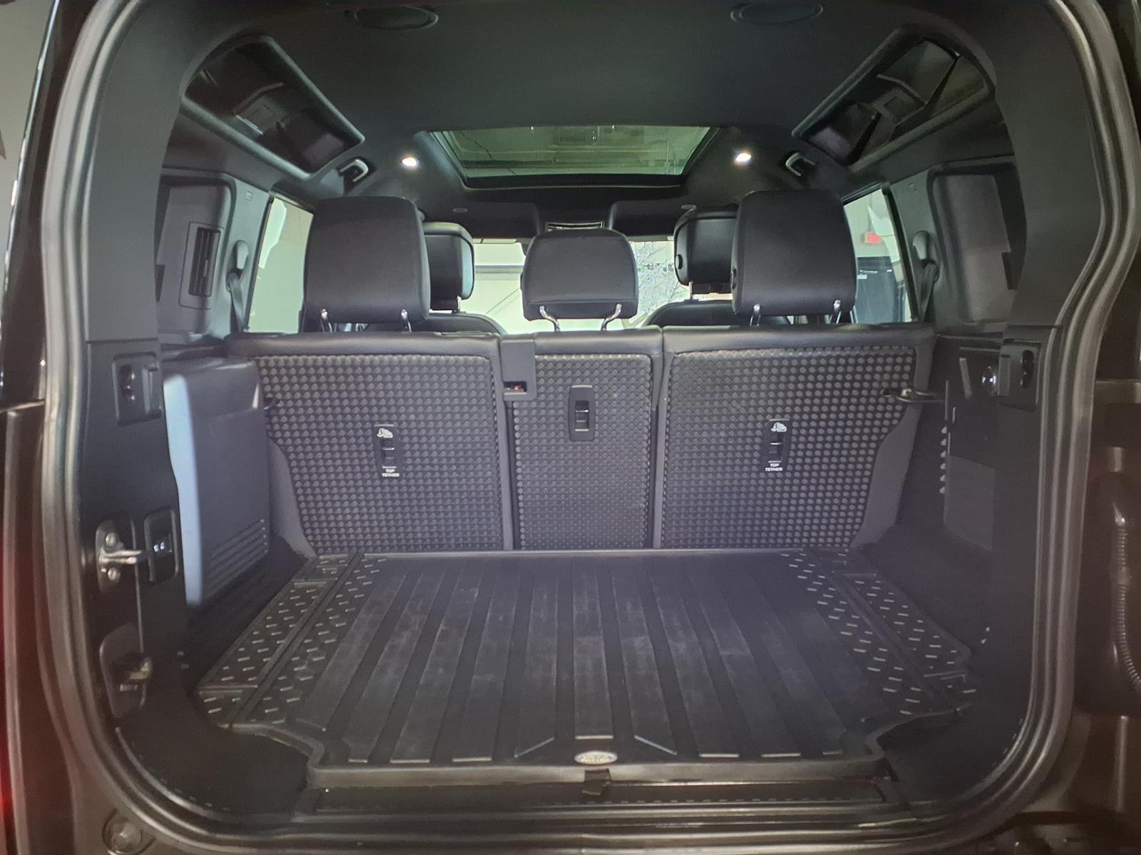 2023 Land Rover Defender V8 - Santorini Black Metallic exterior view 5