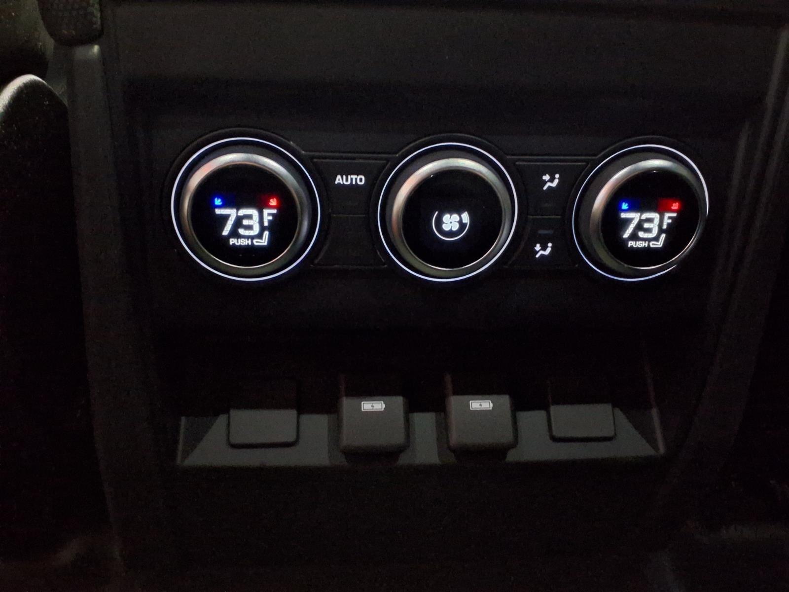 2023 Land Rover Defender V8 - Santorini Black Metallic exterior view 15