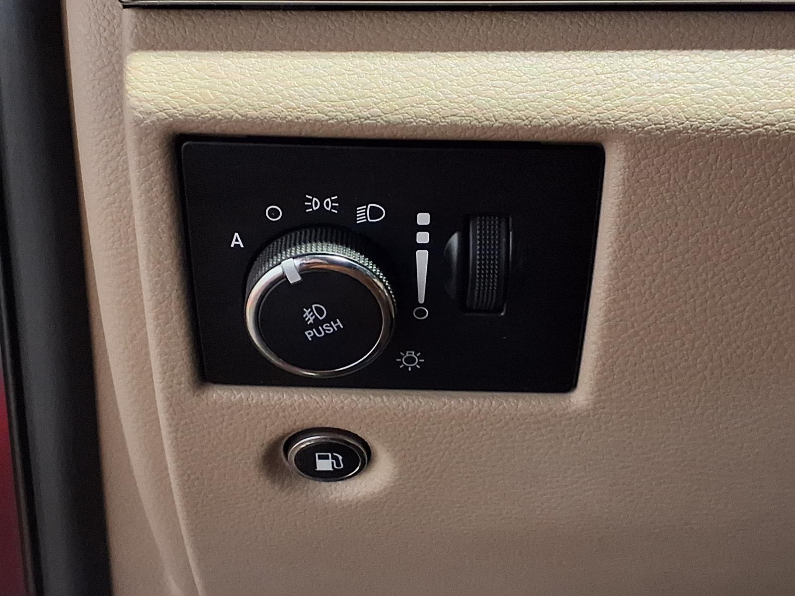 2019 Jeep Grand Cherokee Limited - Velvet Red Pearlcoat exterior view 20