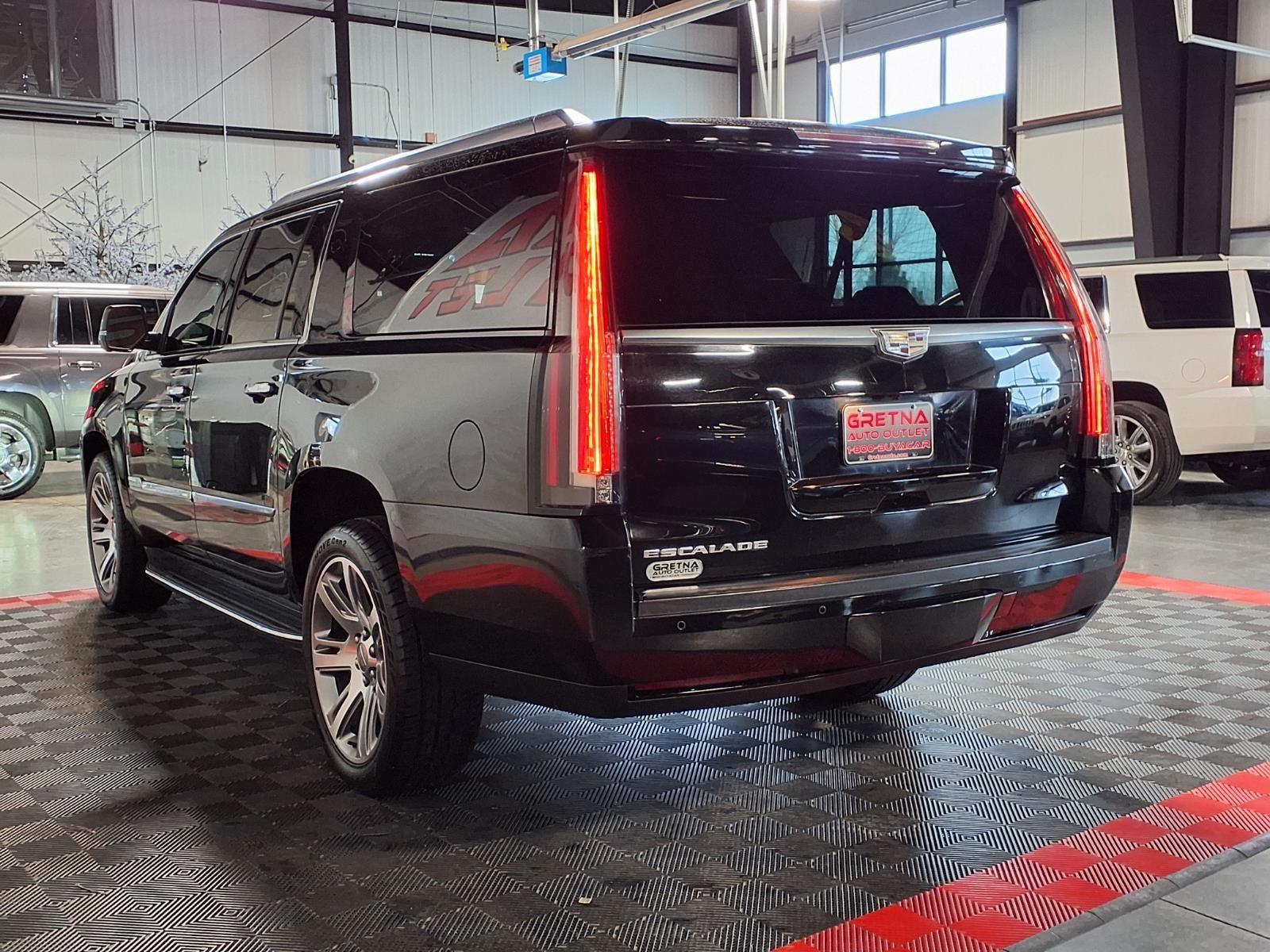 2016 Cadillac Escalade ESV Luxury Collection - Black Raven exterior view 4