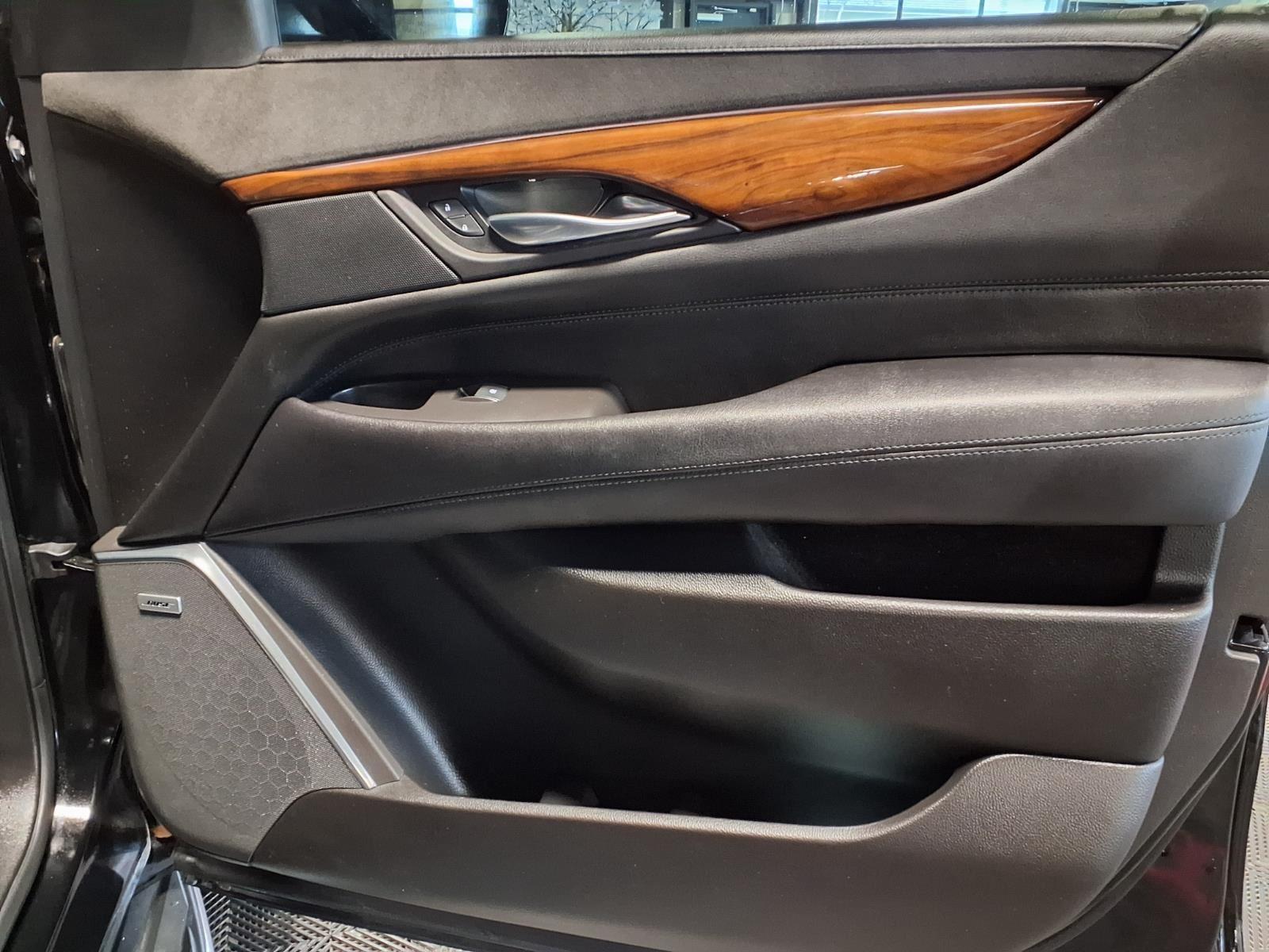 2016 Cadillac Escalade ESV Luxury Collection - Black Raven exterior view 15