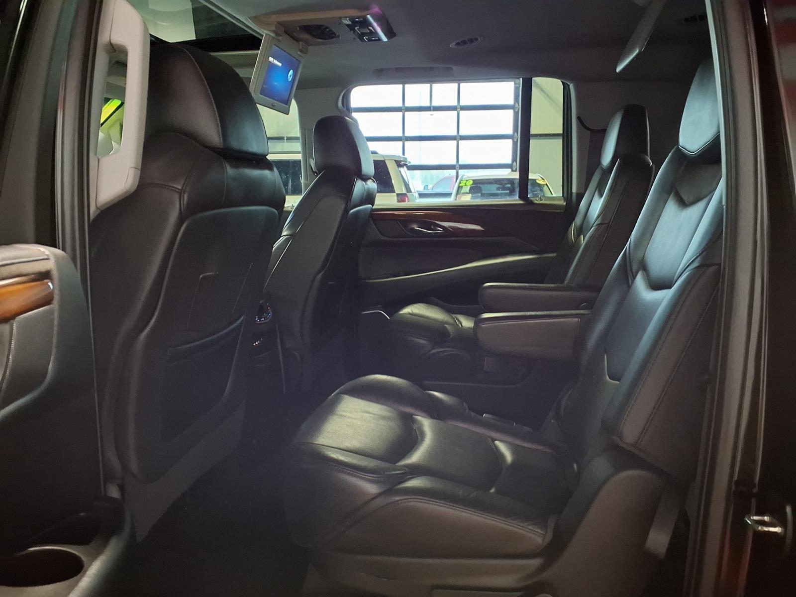 2016 Cadillac Escalade ESV Luxury Collection - Black Raven exterior view 17