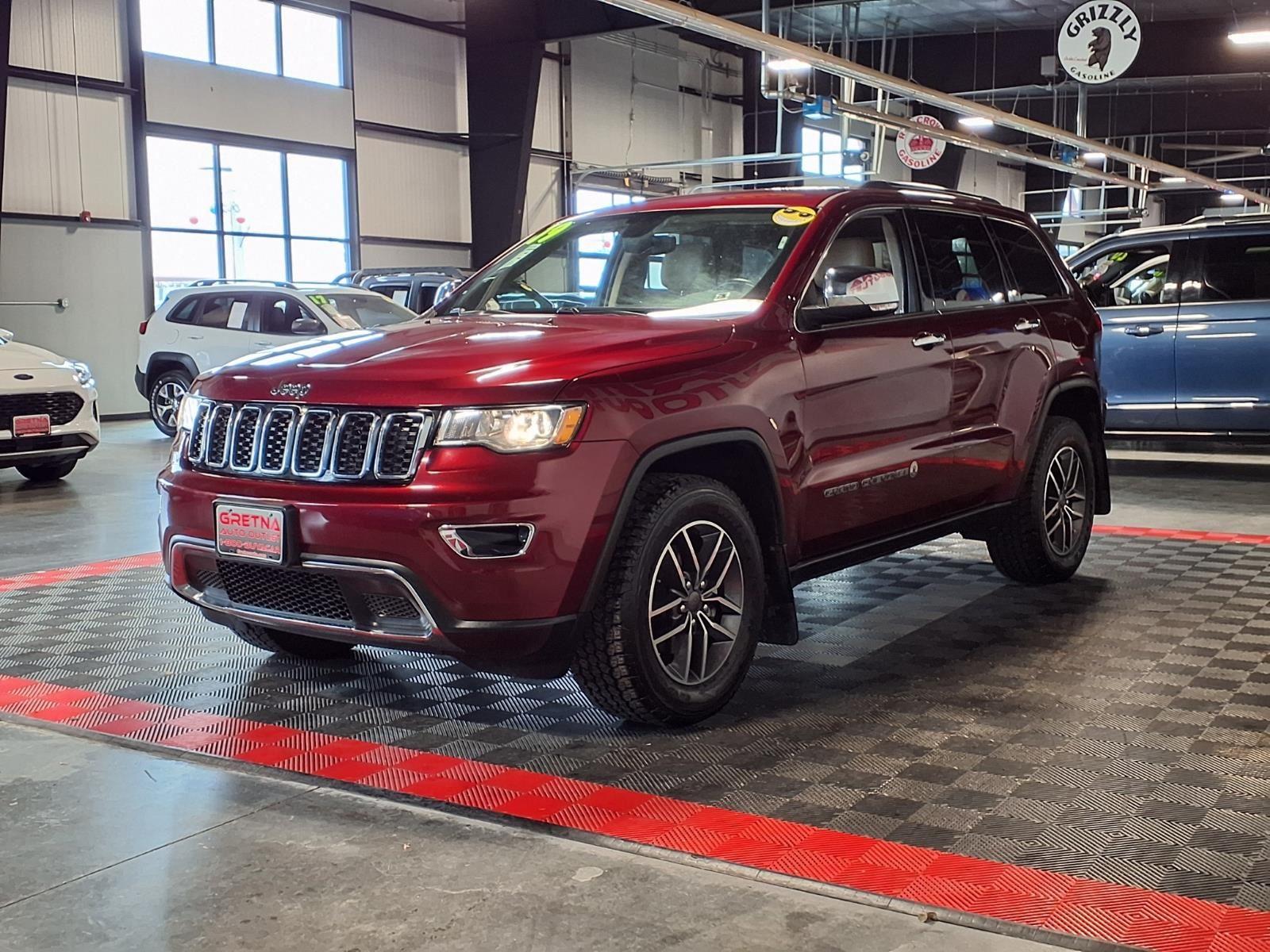2019 Jeep Grand Cherokee Limited - Velvet Red Pearlcoat exterior view 3
