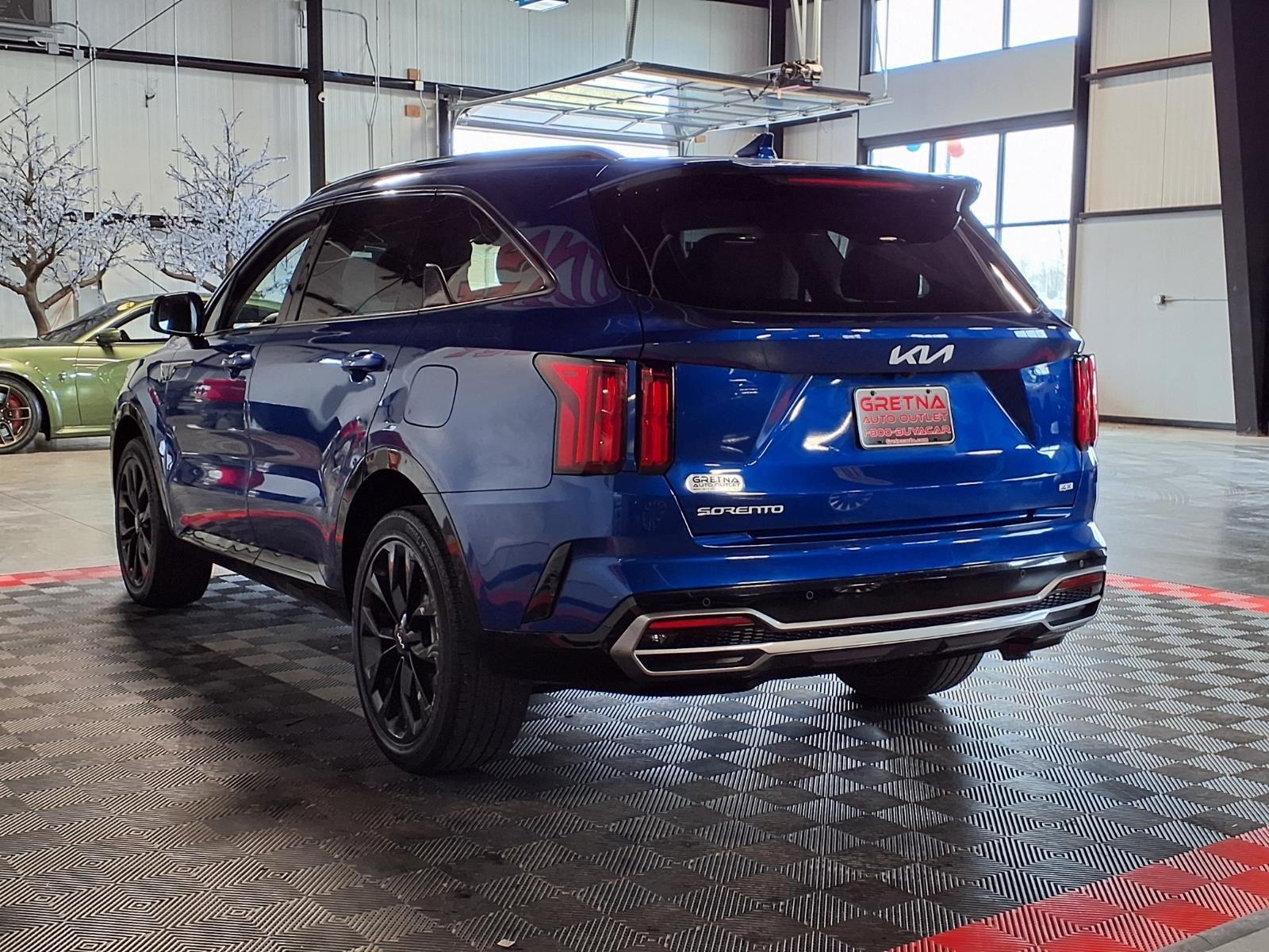 2023 Kia Sorento SX - Sapphire Blue exterior view 4