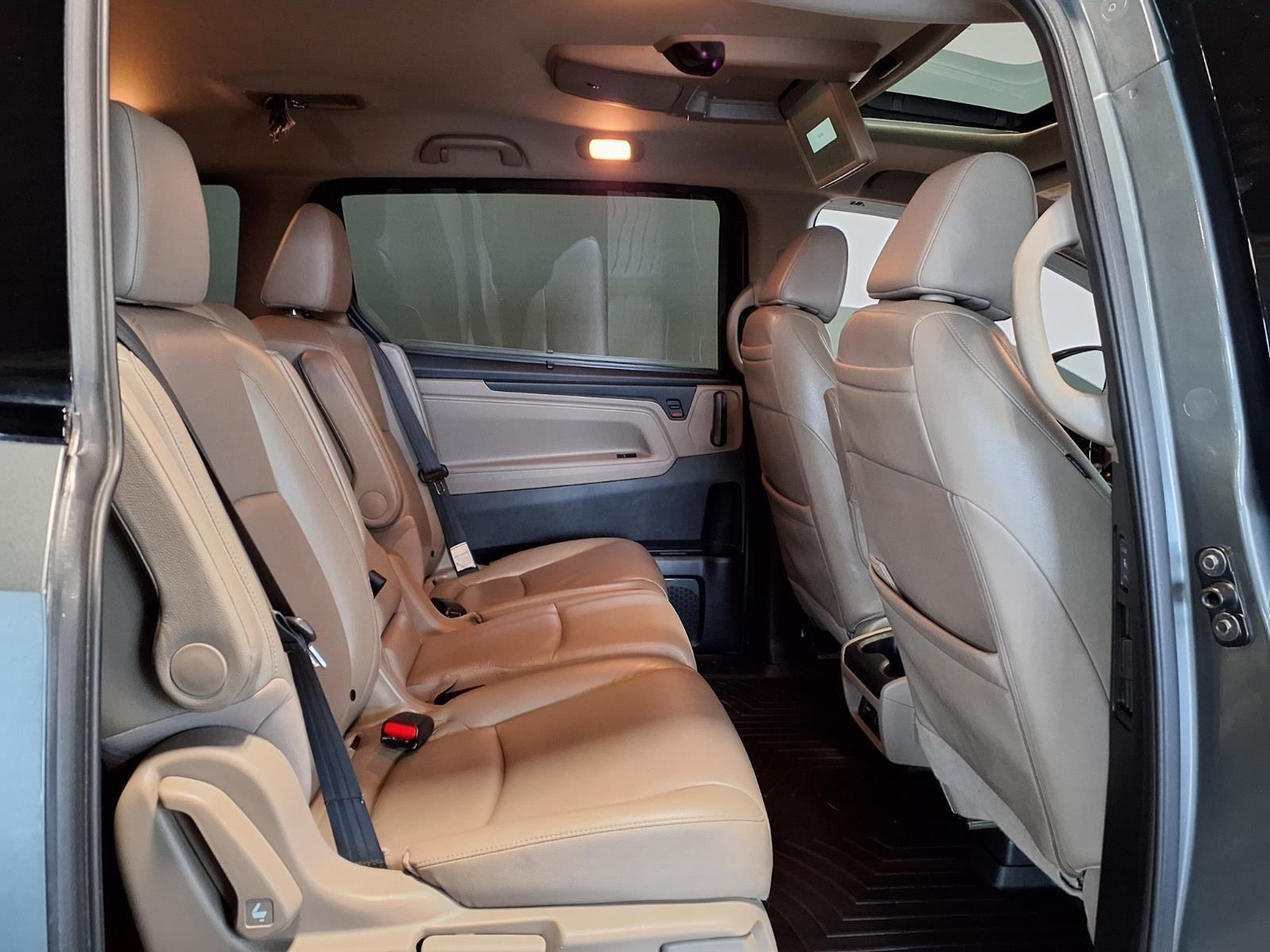 2018 Honda Odyssey Elite - Forest Mist Metallic exterior view 11