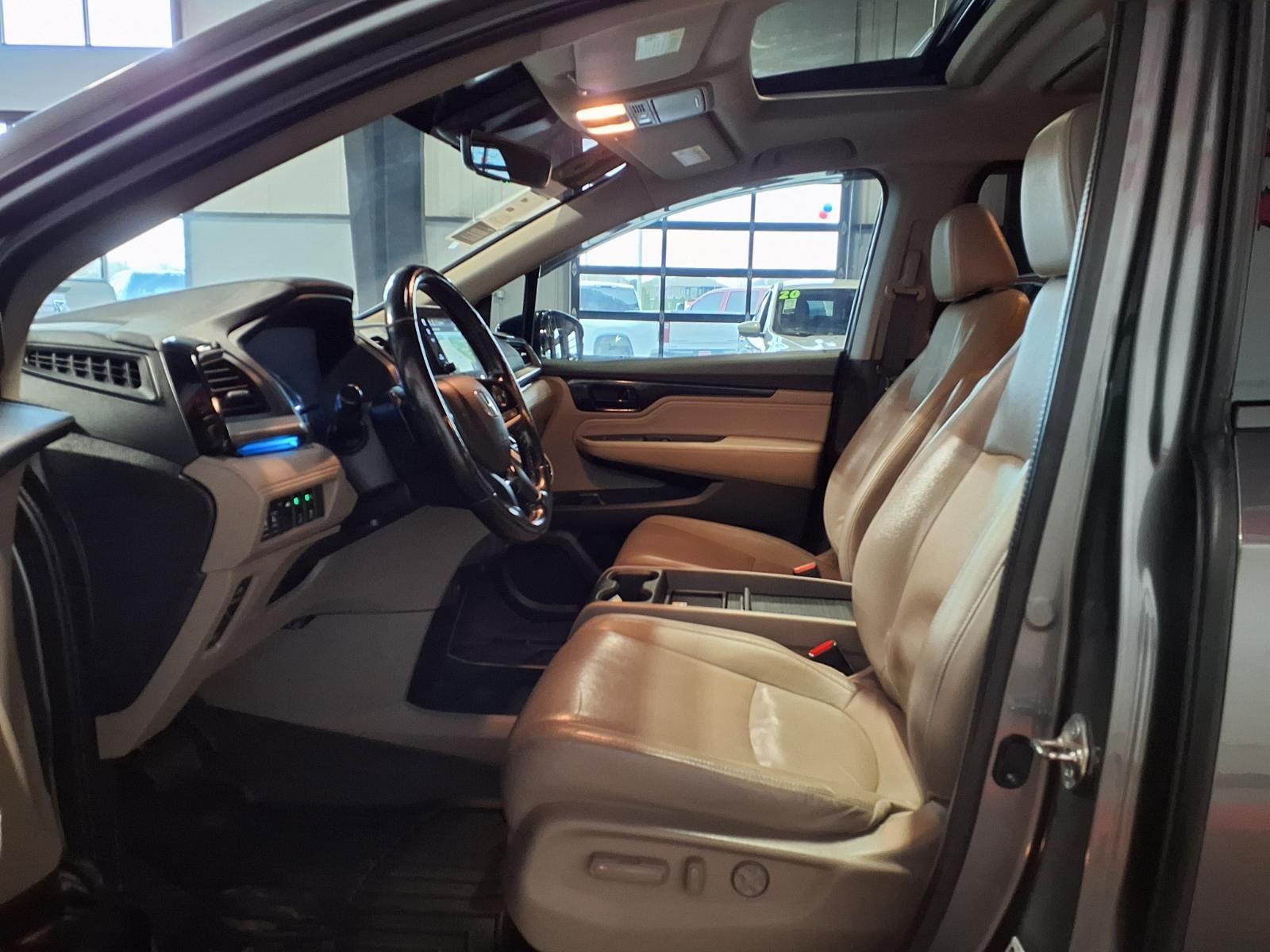 2018 Honda Odyssey Elite - Forest Mist Metallic exterior view 18