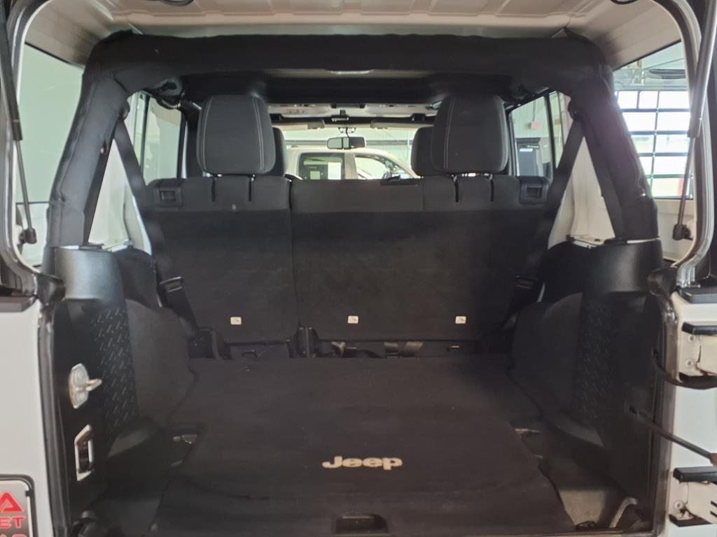 2016 Jeep Wrangler Unlimited Sahara - Bright White exterior view 6