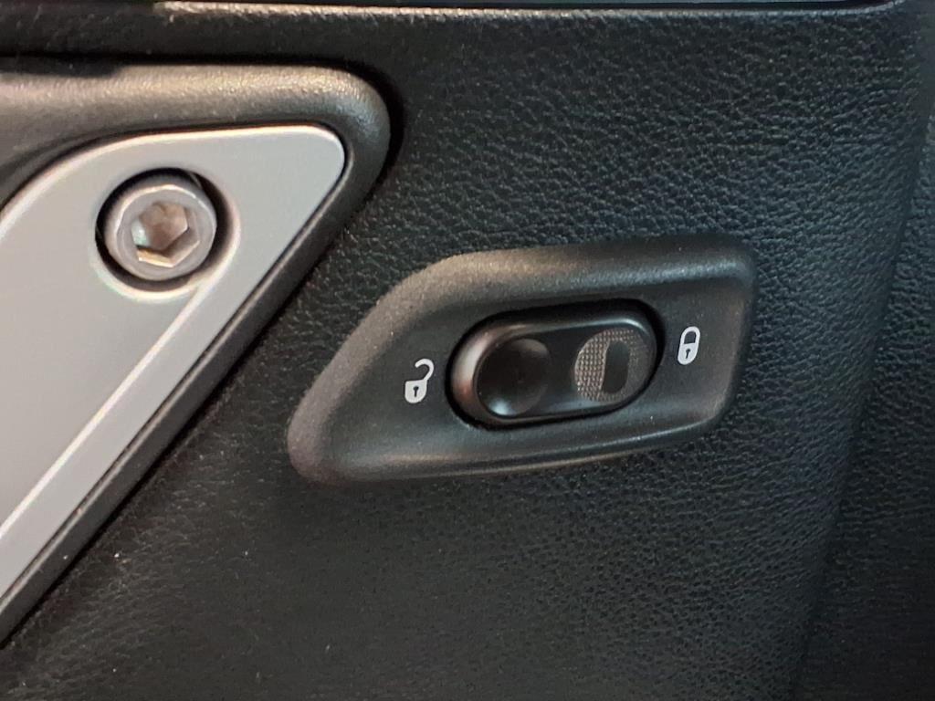 2016 Jeep Wrangler Unlimited Sahara - Bright White exterior view 17