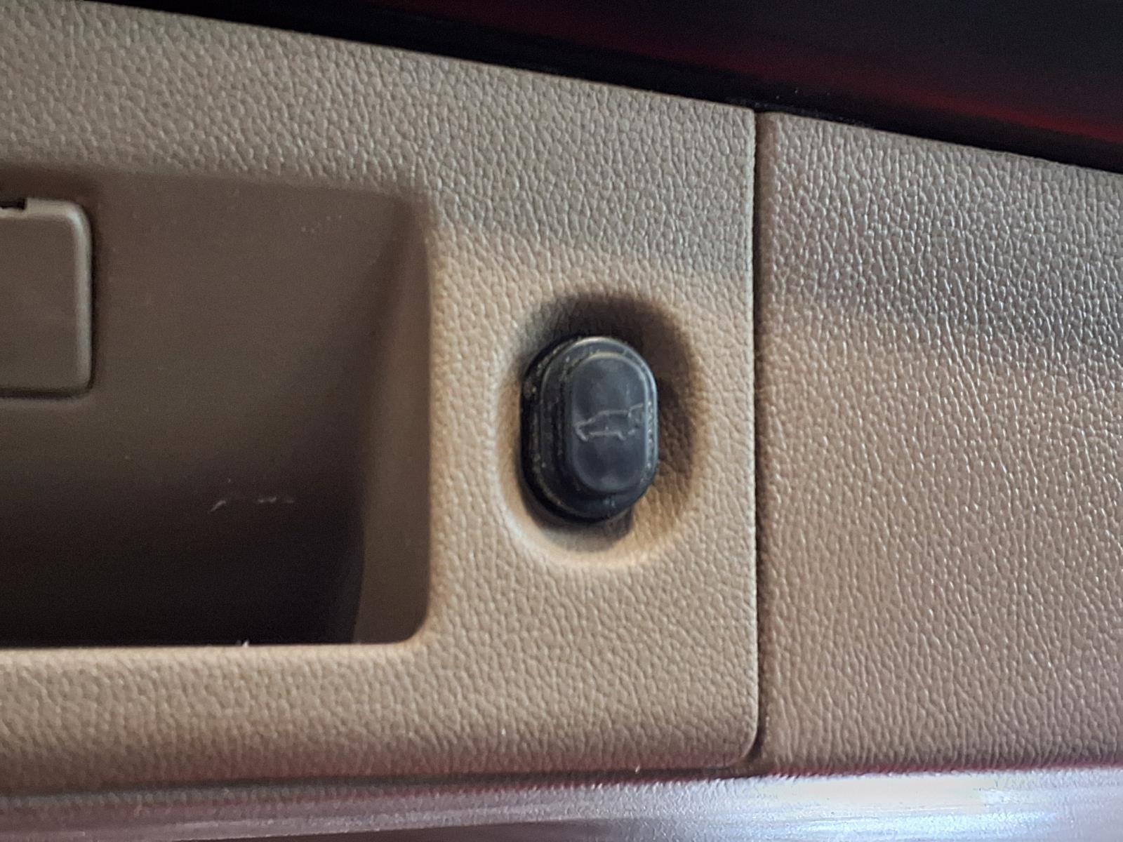 2017 Chevrolet Suburban Premier - Black exterior view 7