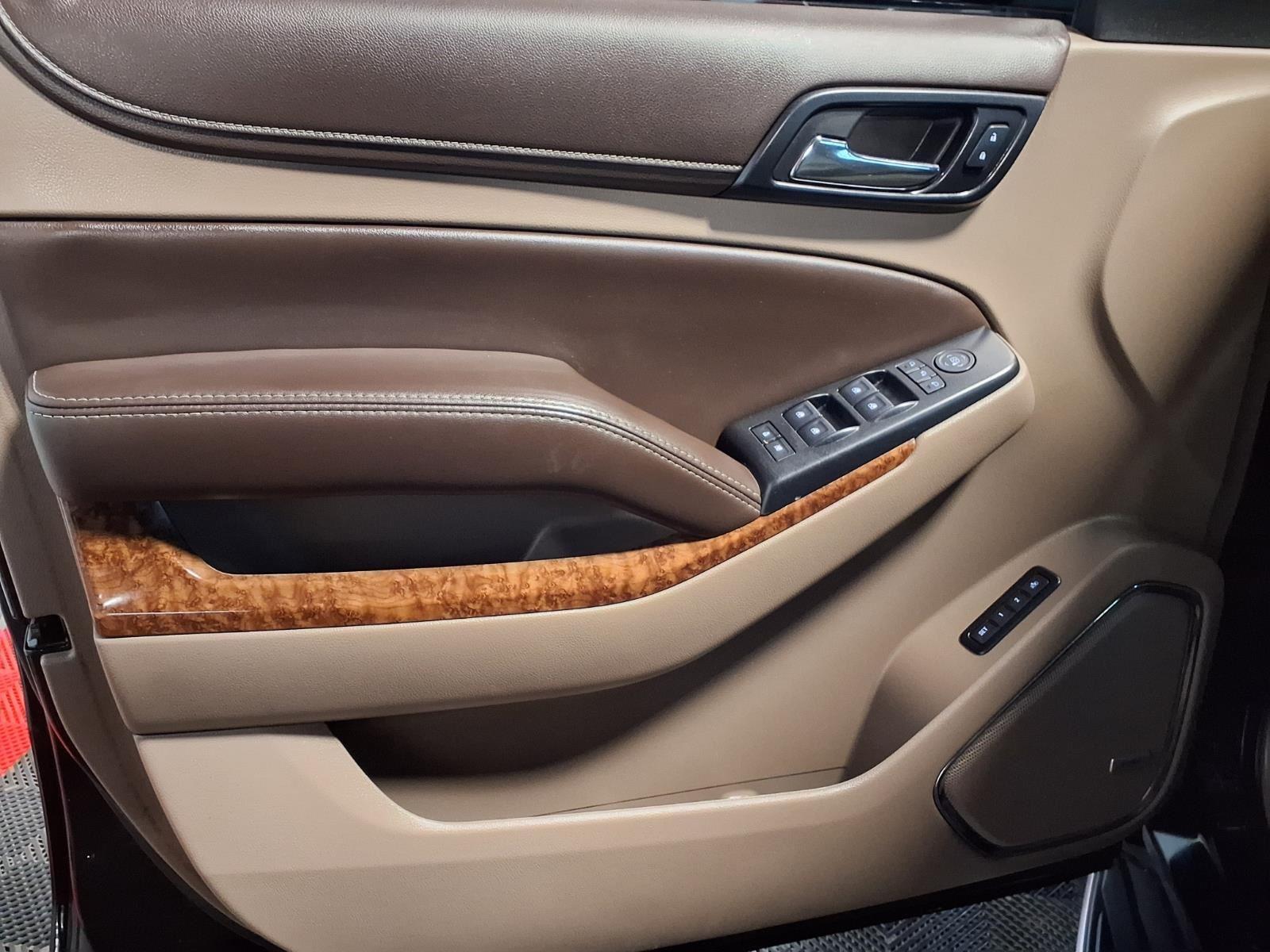 2017 Chevrolet Suburban Premier - Black exterior view 20