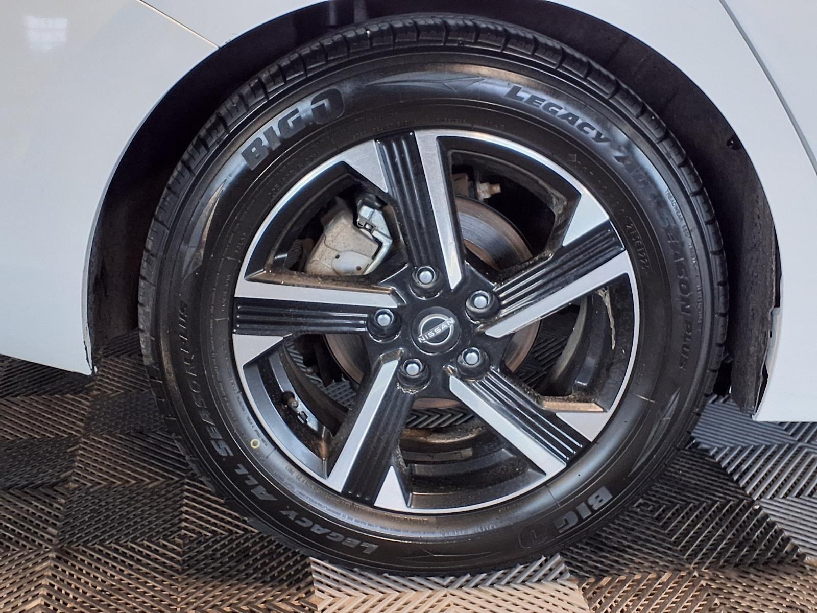 2025 Nissan Sentra SV - Fresh Powder exterior view 7