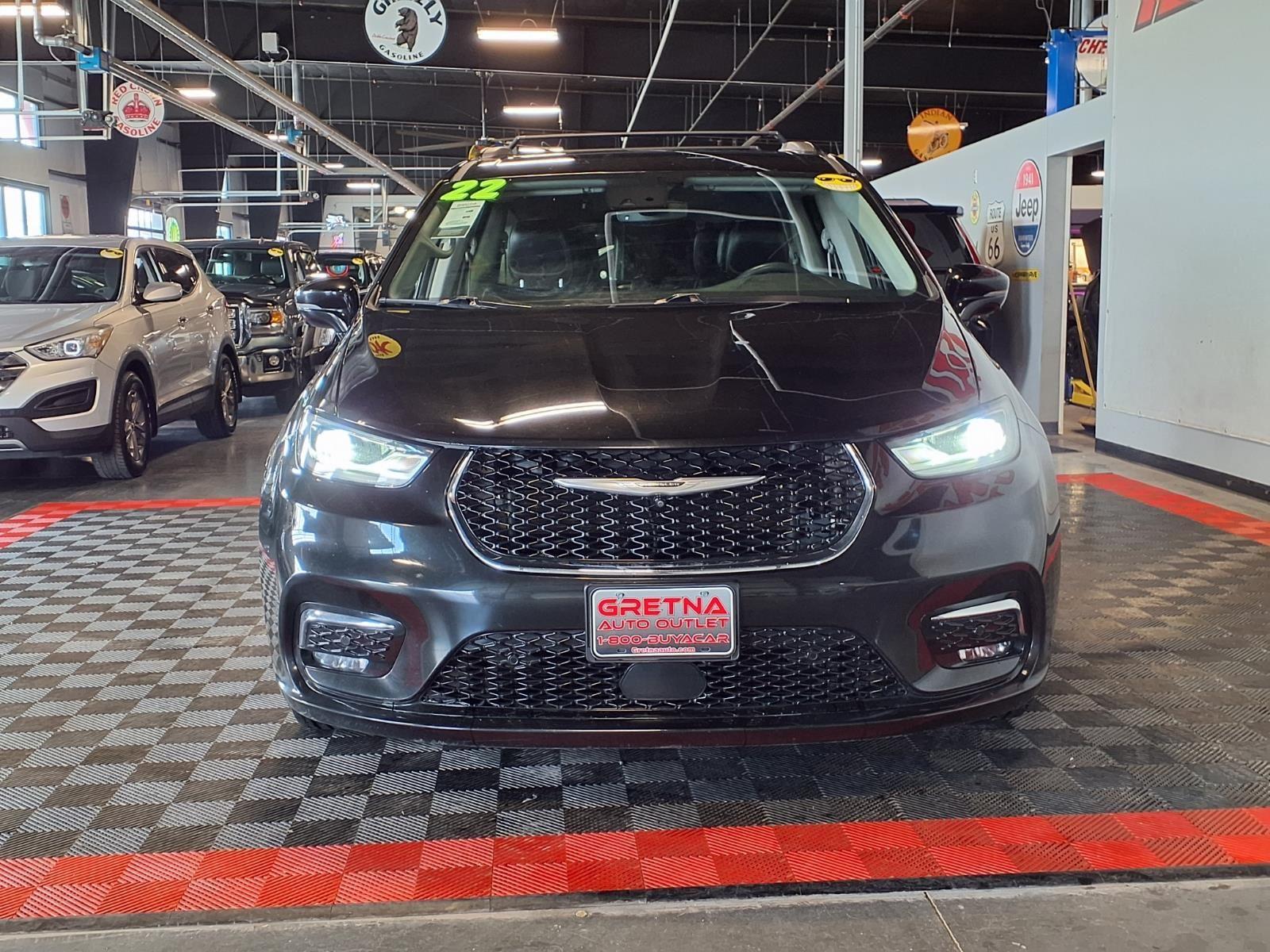 2022 Chrysler Pacifica Touring L - Brilliant Black Crystal Pearlcoat exterior view 2