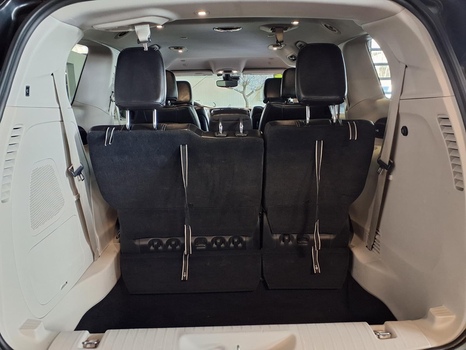 2022 Chrysler Pacifica Touring L - Brilliant Black Crystal Pearlcoat exterior view 6