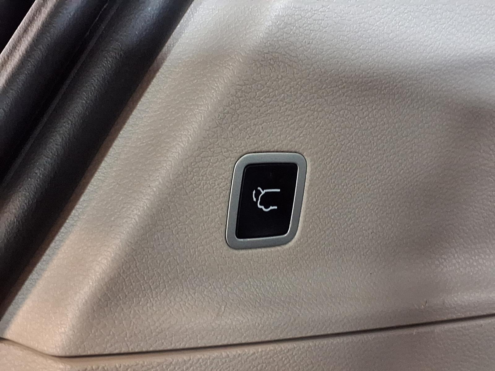 2022 Chrysler Pacifica Touring L - Brilliant Black Crystal Pearlcoat exterior view 7