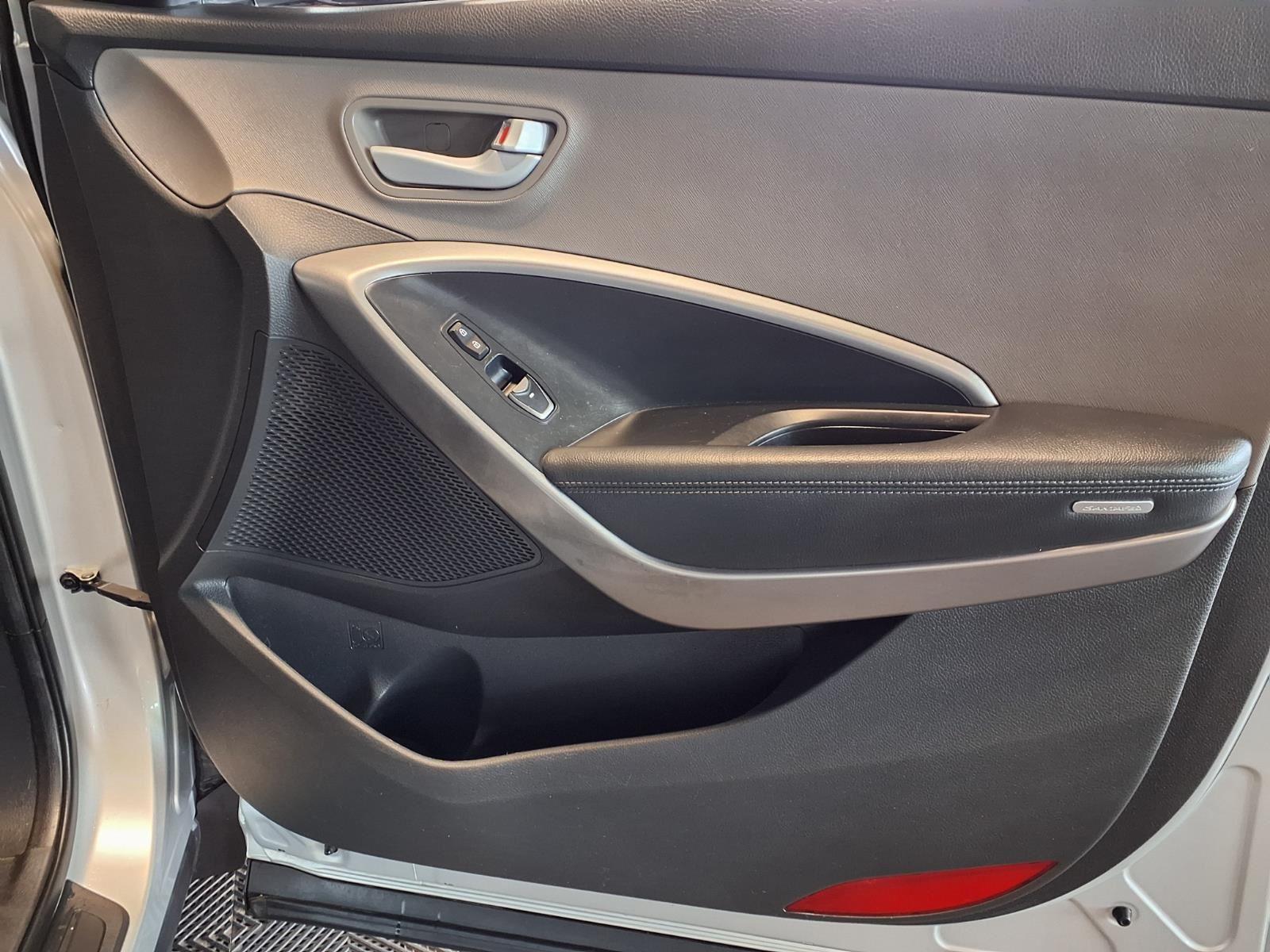 2014 Hyundai Santa Fe Sport - Moonstone Silver exterior view 9