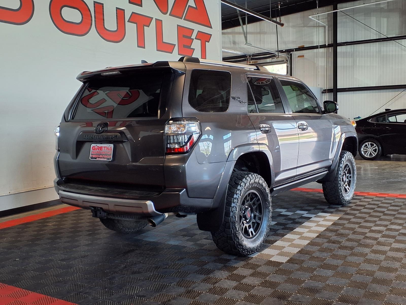 2018 Toyota 4Runner Limited - Midnight Black Metallic exterior view 7