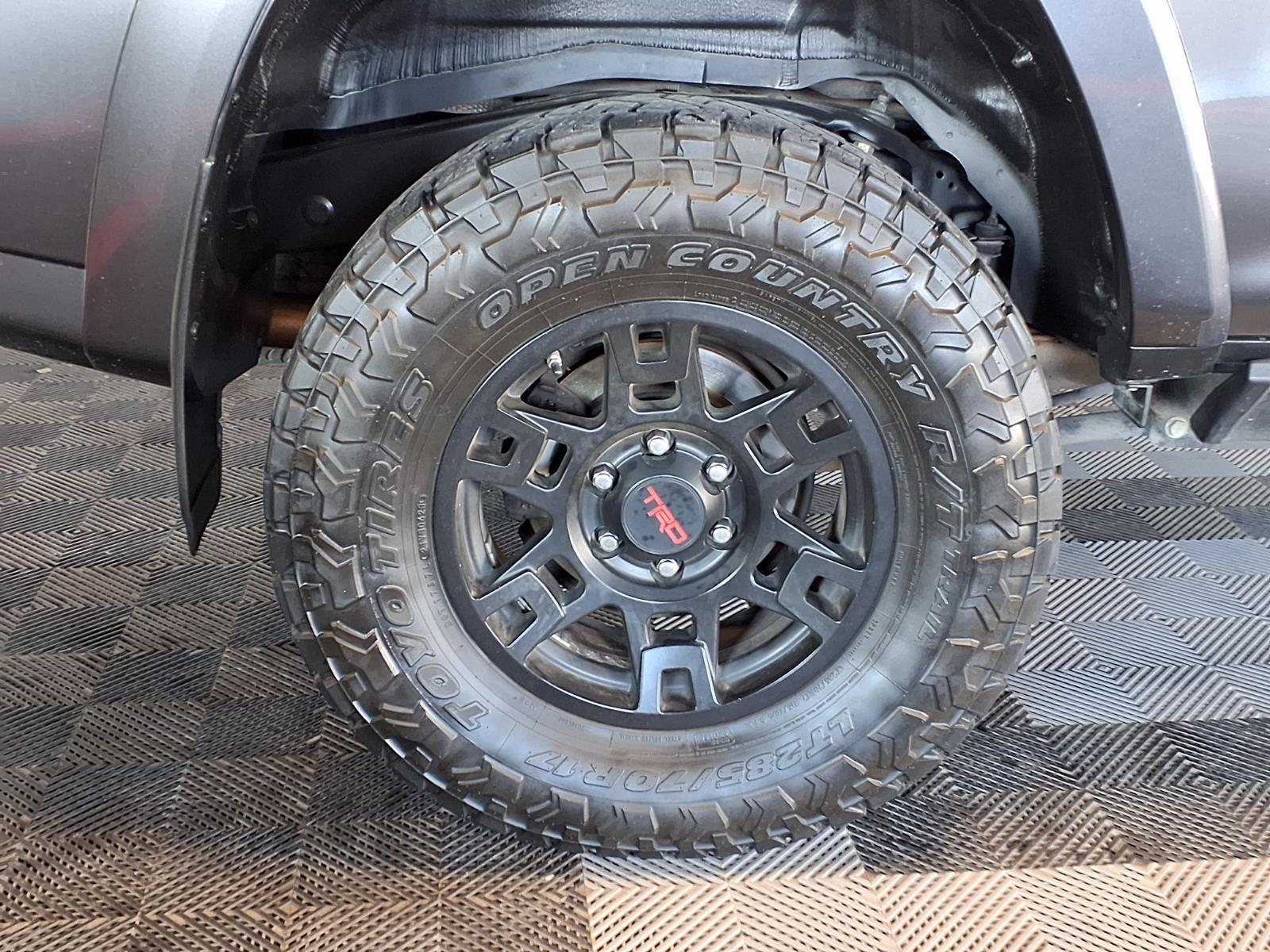 2018 Toyota 4Runner Limited - Midnight Black Metallic exterior view 8