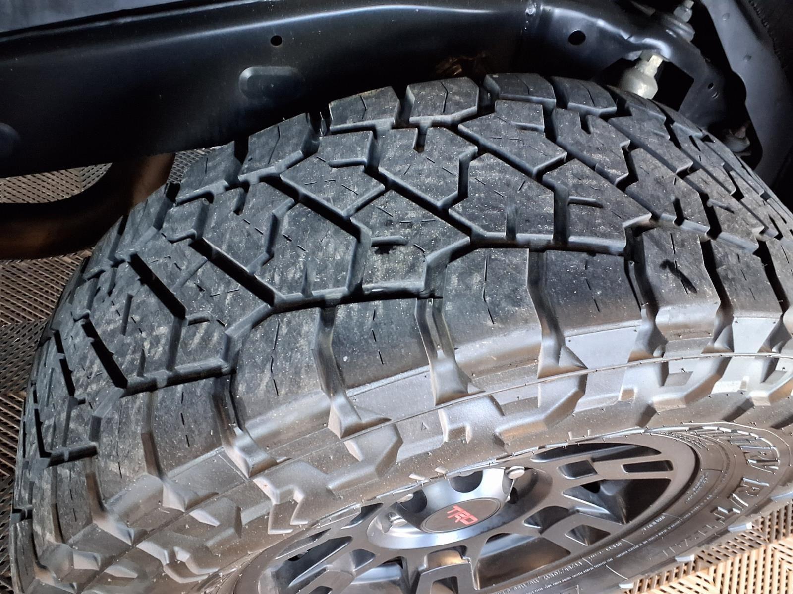 2018 Toyota 4Runner Limited - Midnight Black Metallic exterior view 9