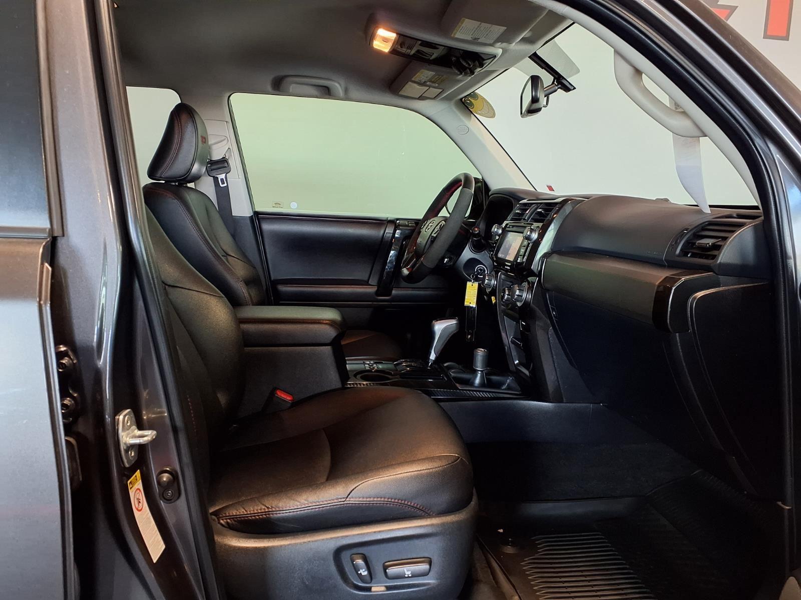 2018 Toyota 4Runner Limited - Midnight Black Metallic exterior view 12