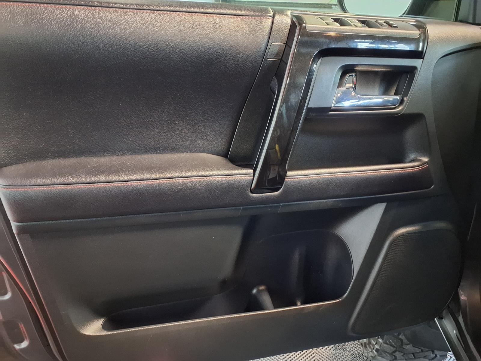 2018 Toyota 4Runner Limited - Midnight Black Metallic exterior view 17