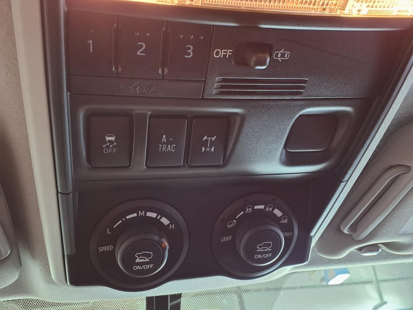 2018 Toyota 4Runner Limited - Midnight Black Metallic exterior view 20