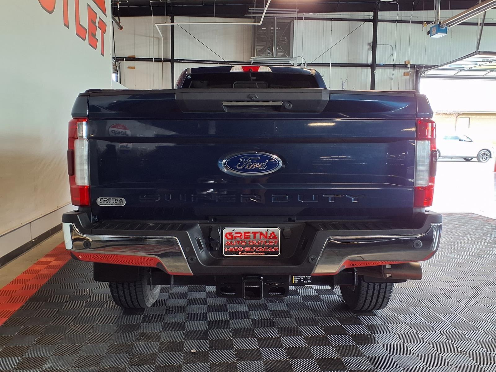 2019 Ford Super Duty F-350 SRW LARIAT - Blue Jeans Metallic exterior view 5