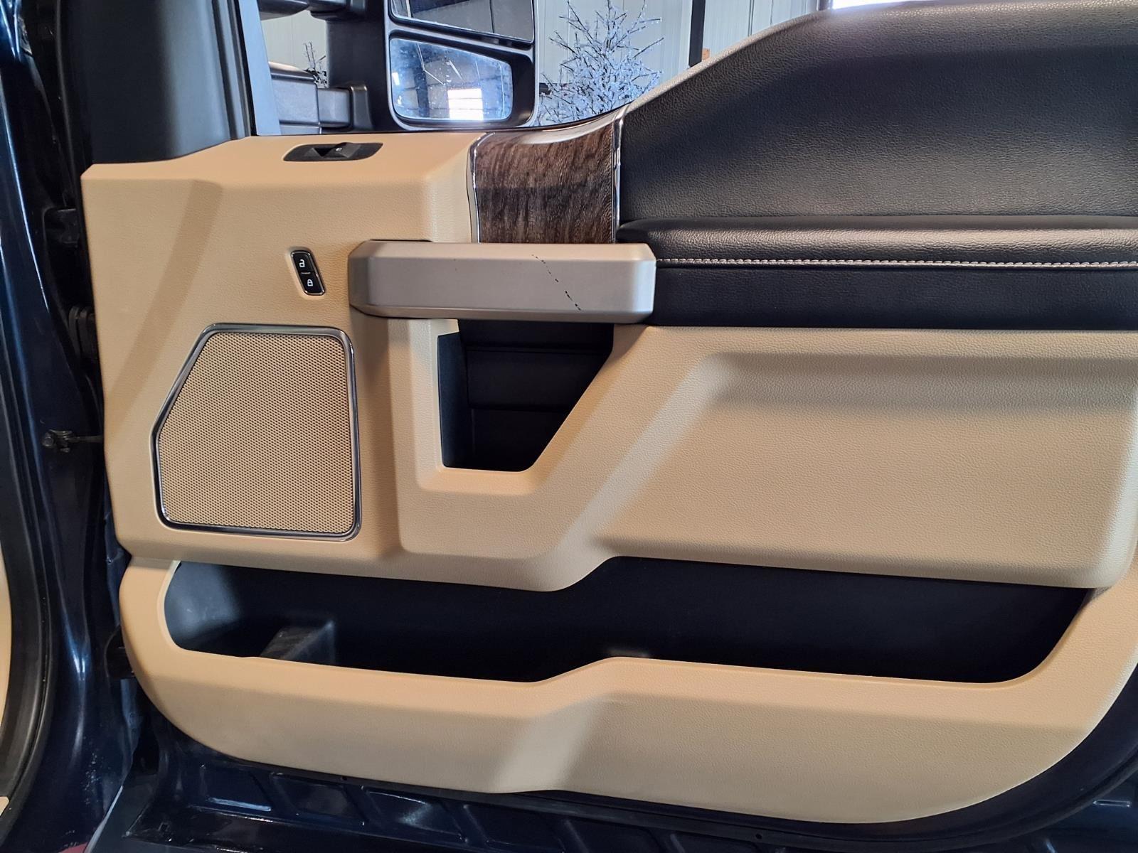 2019 Ford Super Duty F-350 SRW LARIAT - Blue Jeans Metallic exterior view 13