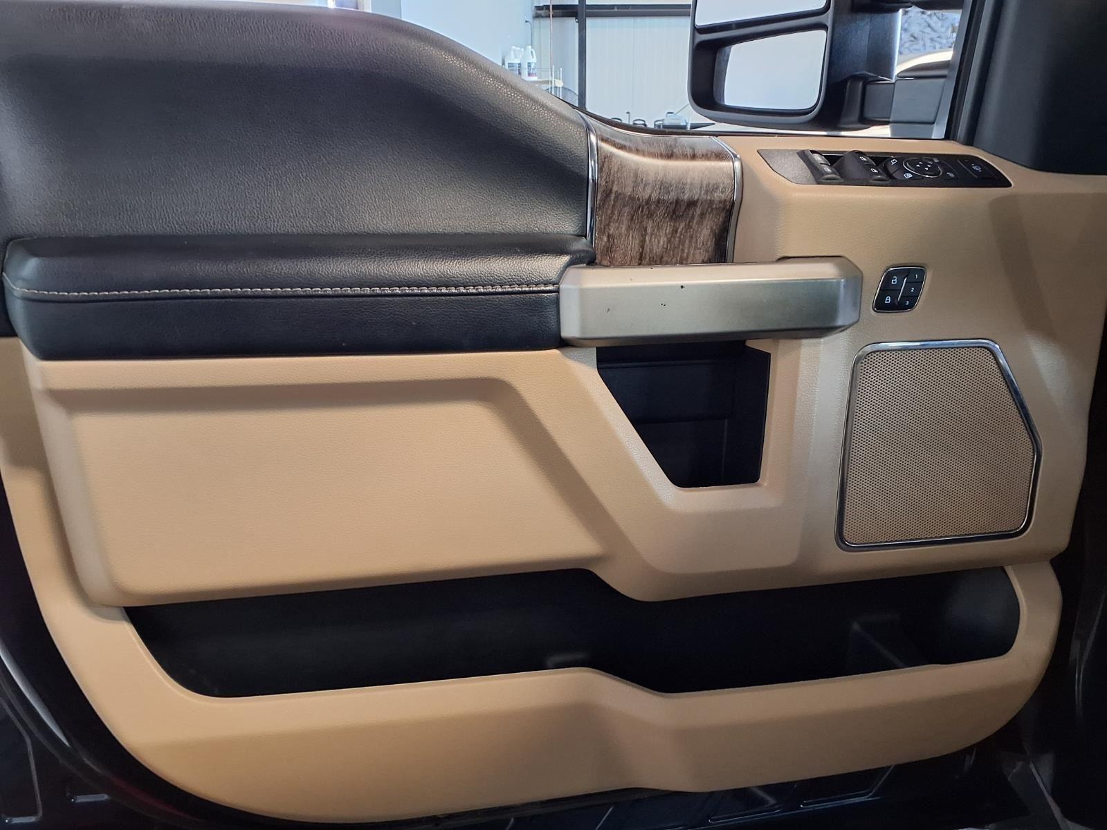 2019 Ford Super Duty F-350 SRW LARIAT - Blue Jeans Metallic exterior view 17