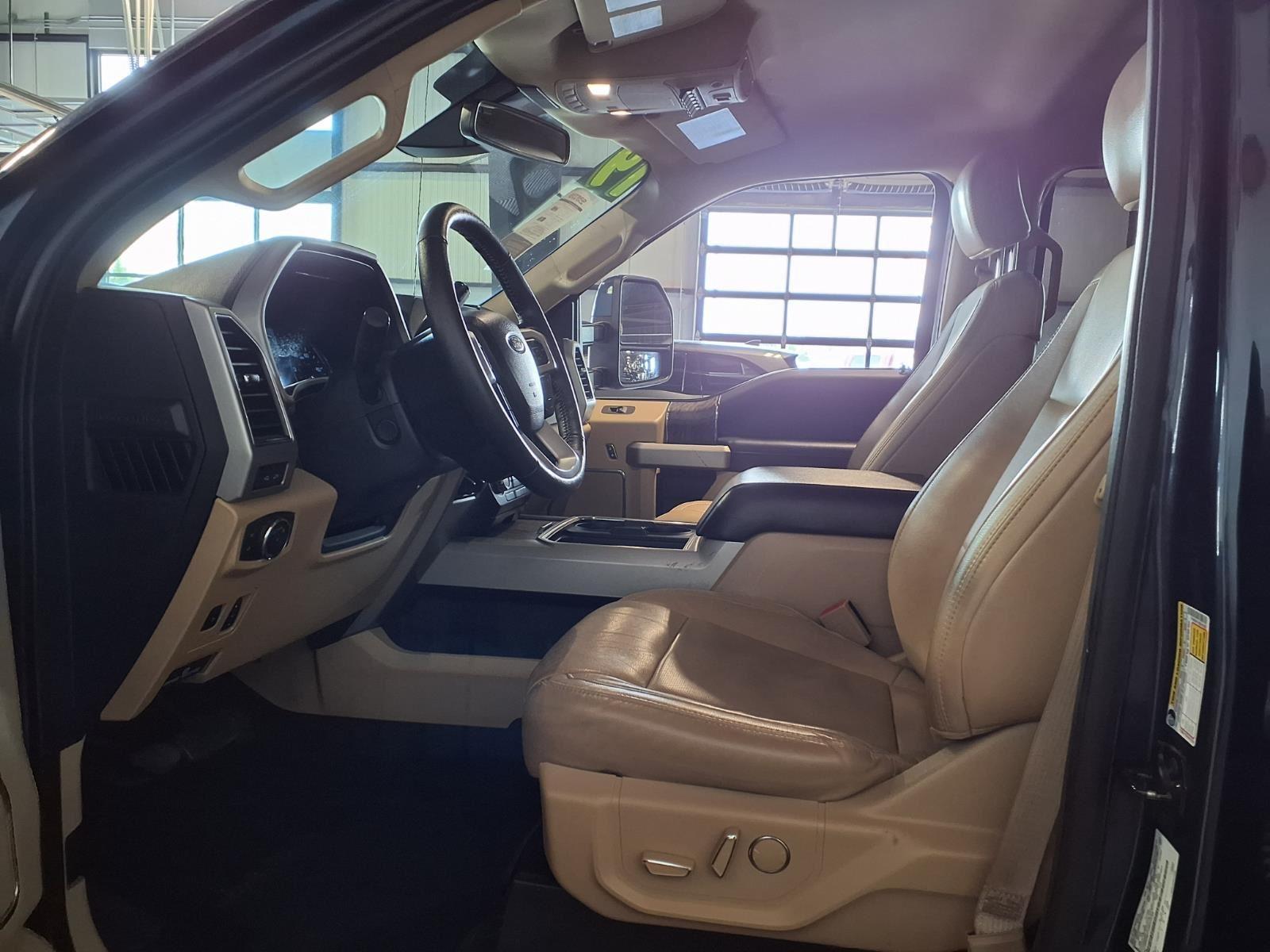 2019 Ford Super Duty F-350 SRW LARIAT - Blue Jeans Metallic exterior view 18