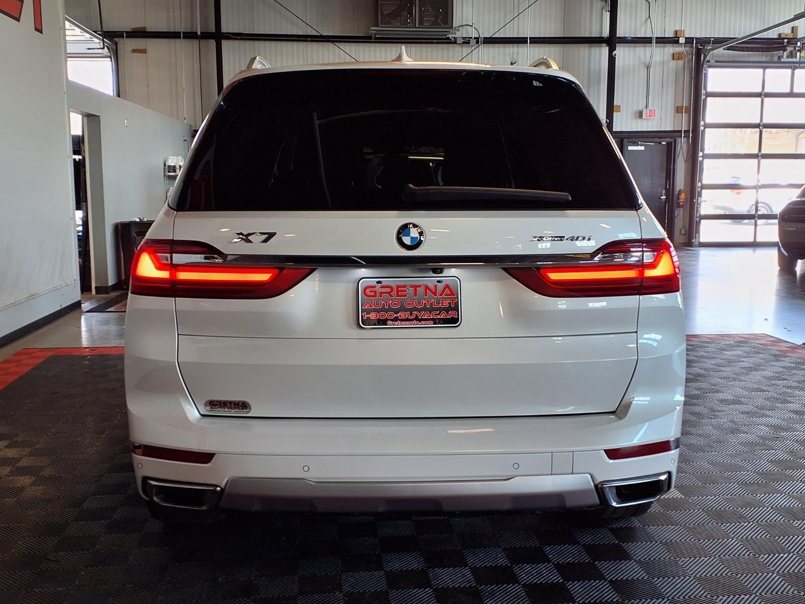 2020 BMW X7 xDrive40i - Mineral White Metallic exterior view 5