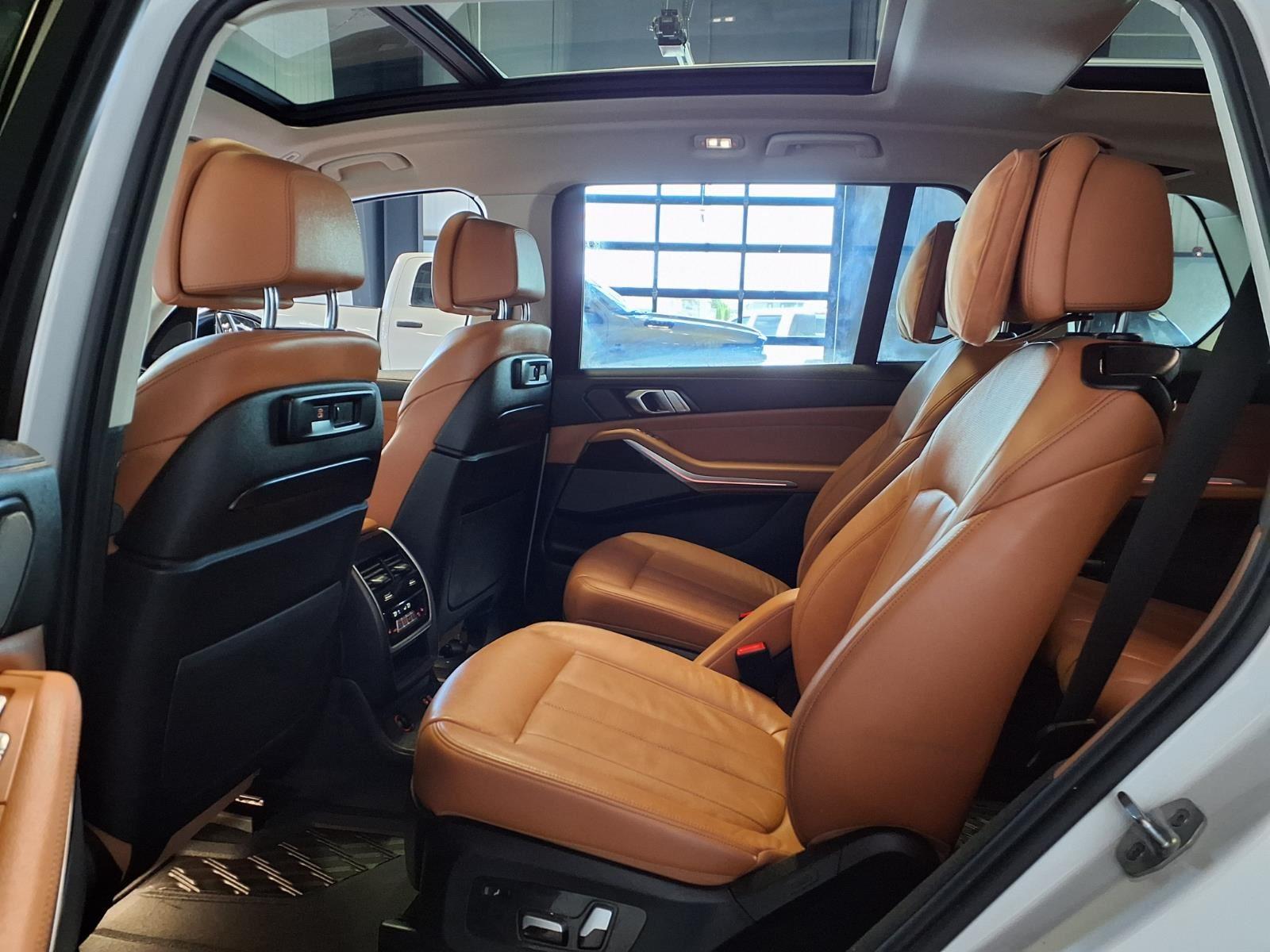 2020 BMW X7 xDrive40i - Mineral White Metallic exterior view 16