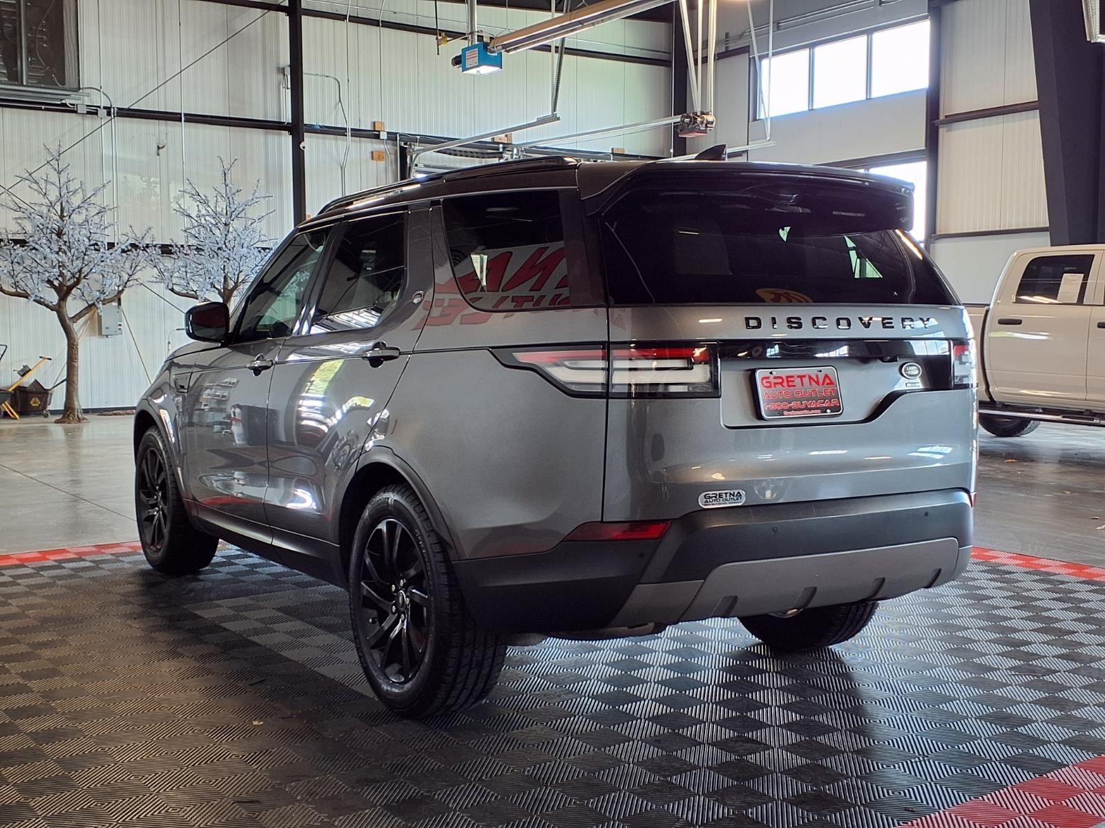 2018 Land Rover Discovery SE - Corris Gray Metallic exterior view 4