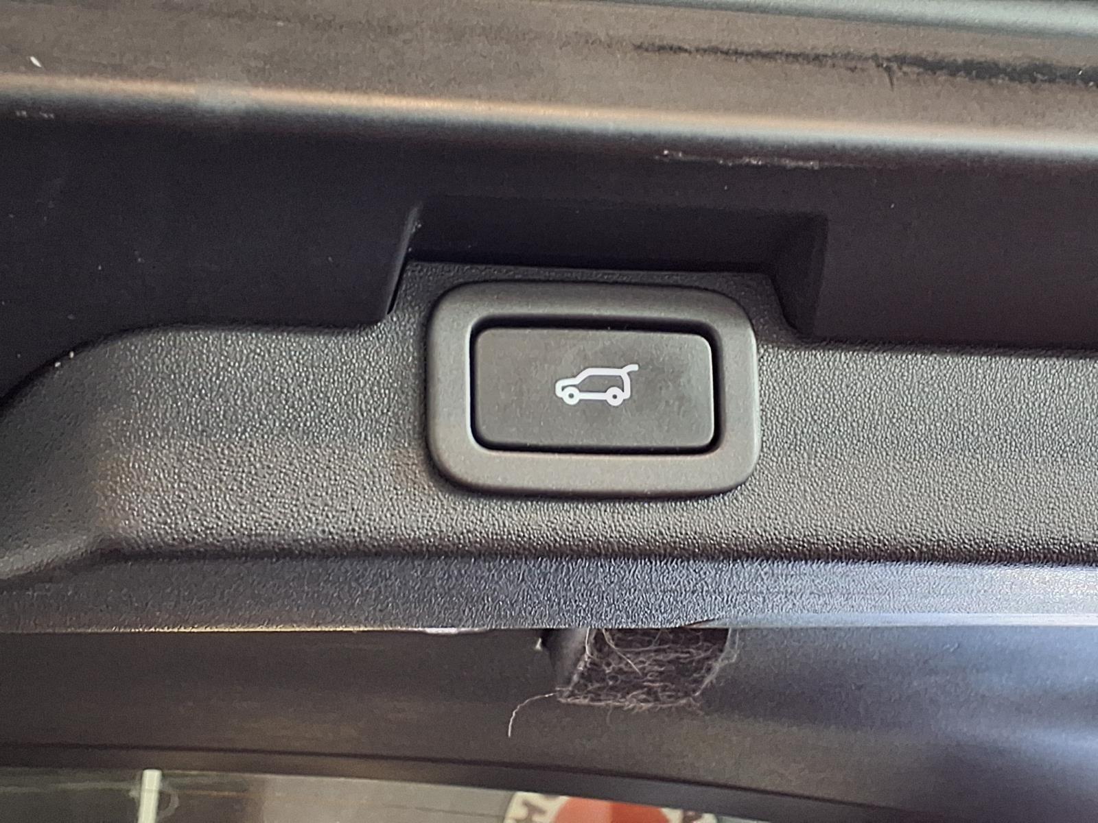 2018 Land Rover Discovery SE - Corris Gray Metallic exterior view 7