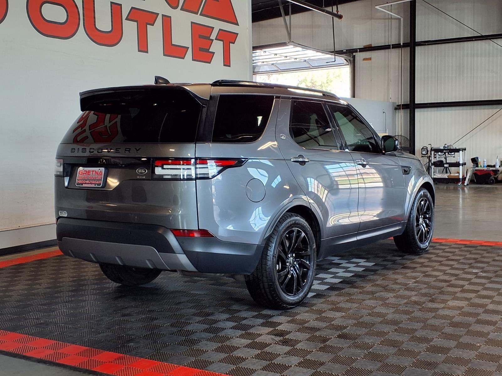 2018 Land Rover Discovery SE - Corris Gray Metallic exterior view 8