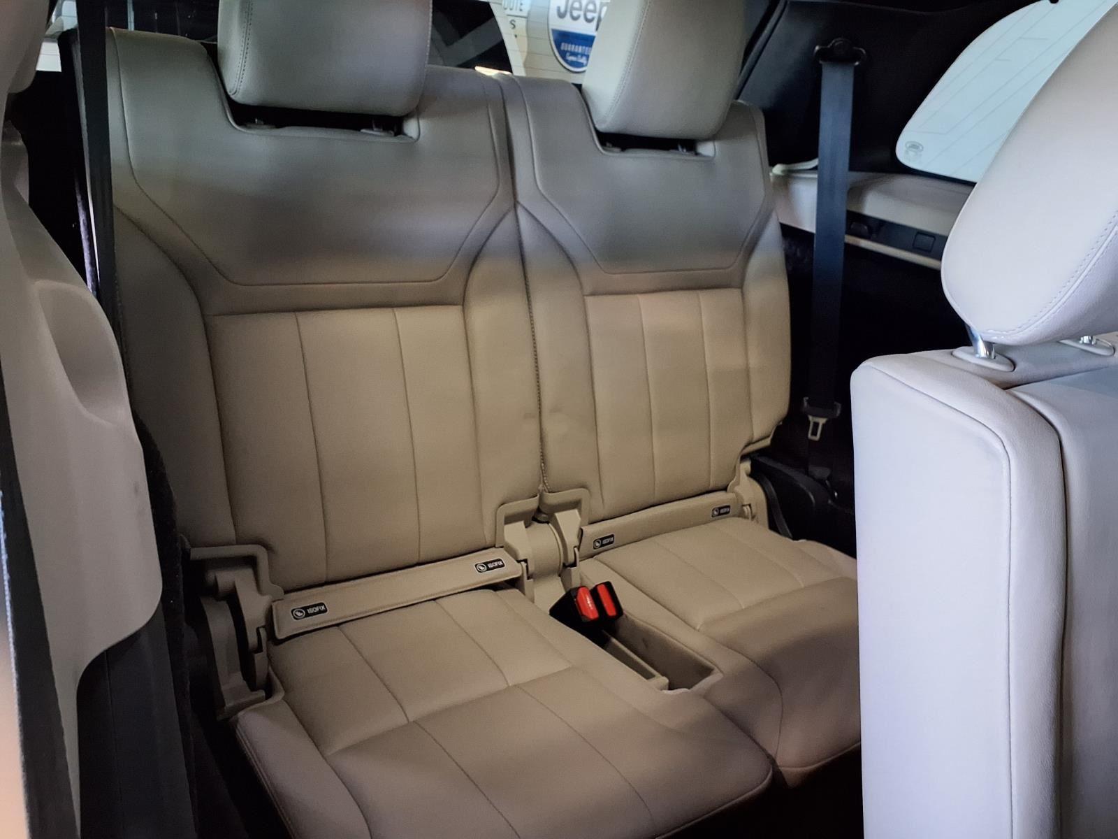 2018 Land Rover Discovery SE - Corris Gray Metallic exterior view 10