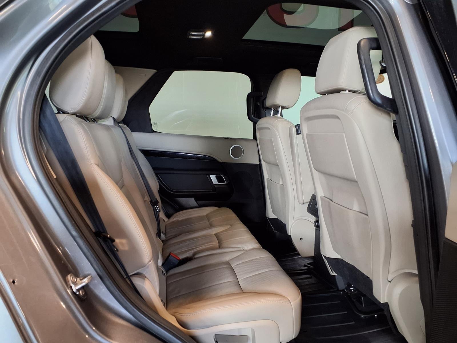 2018 Land Rover Discovery SE - Corris Gray Metallic exterior view 11