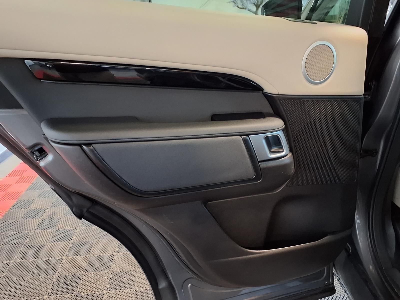 2018 Land Rover Discovery SE - Corris Gray Metallic exterior view 17