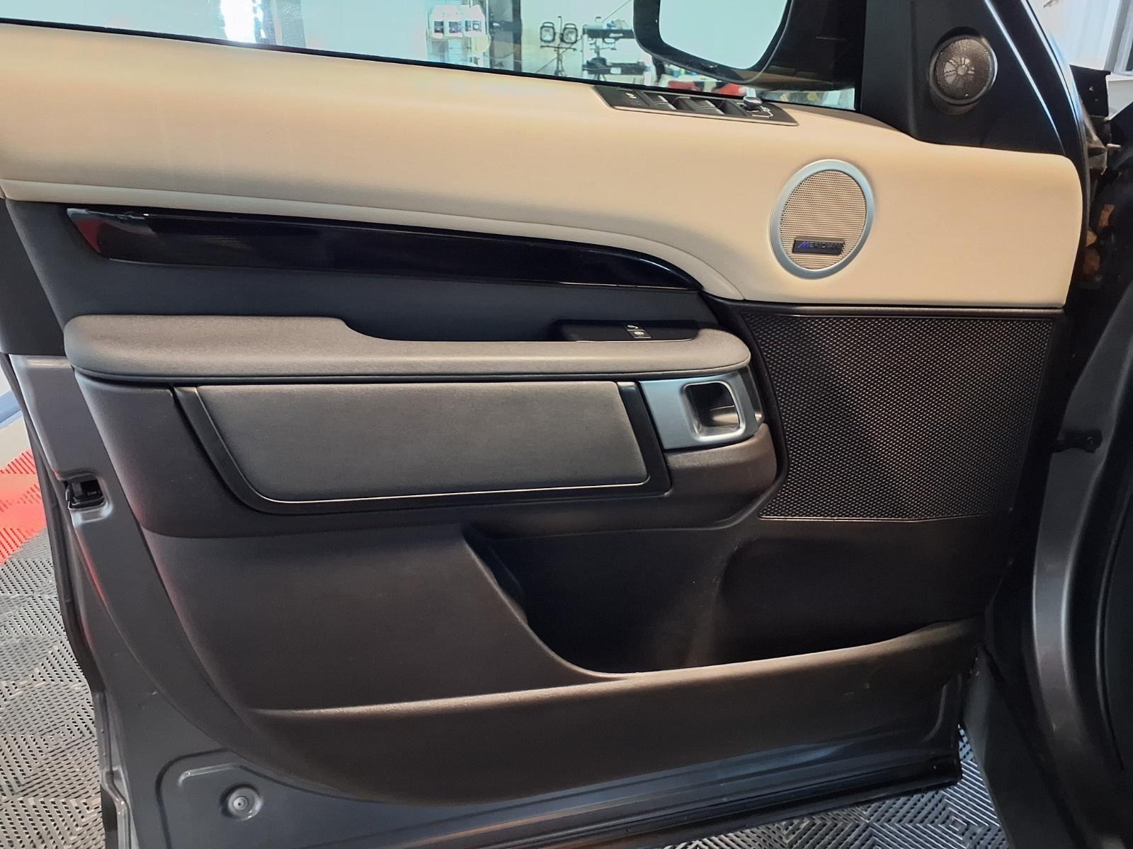 2018 Land Rover Discovery SE - Corris Gray Metallic exterior view 19