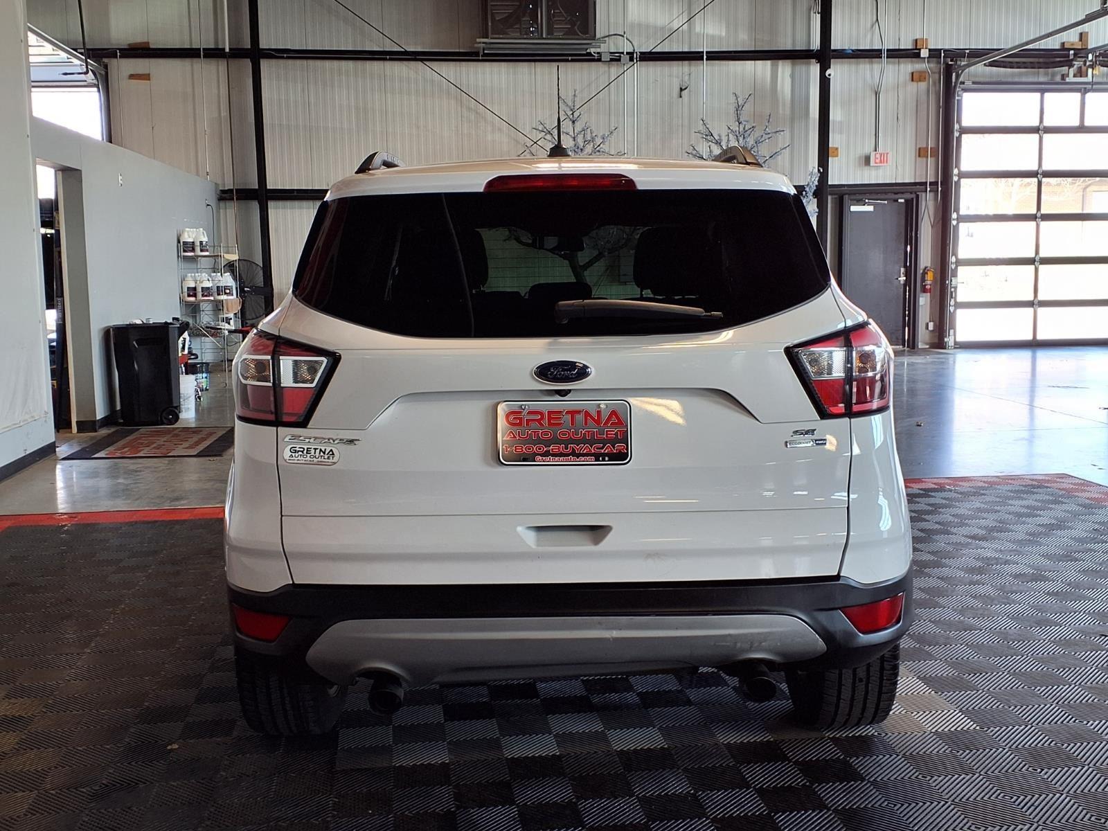 2018 Ford Escape SE - Oxford White exterior view 5