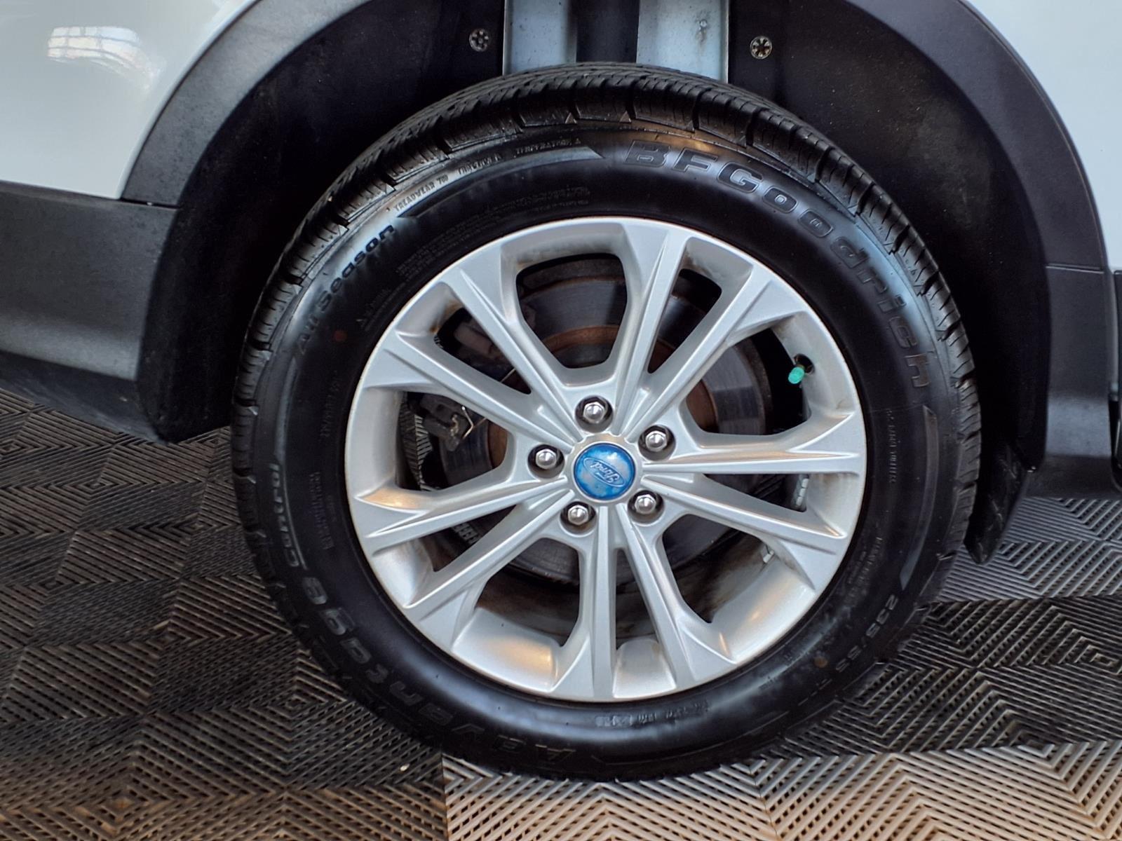 2018 Ford Escape SE - Oxford White exterior view 8